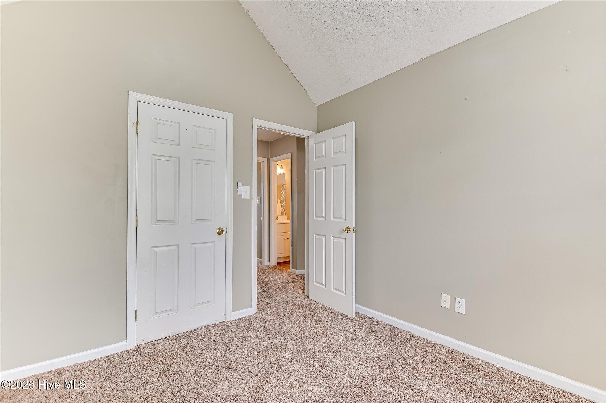 662 Devon Road Property Photo 30