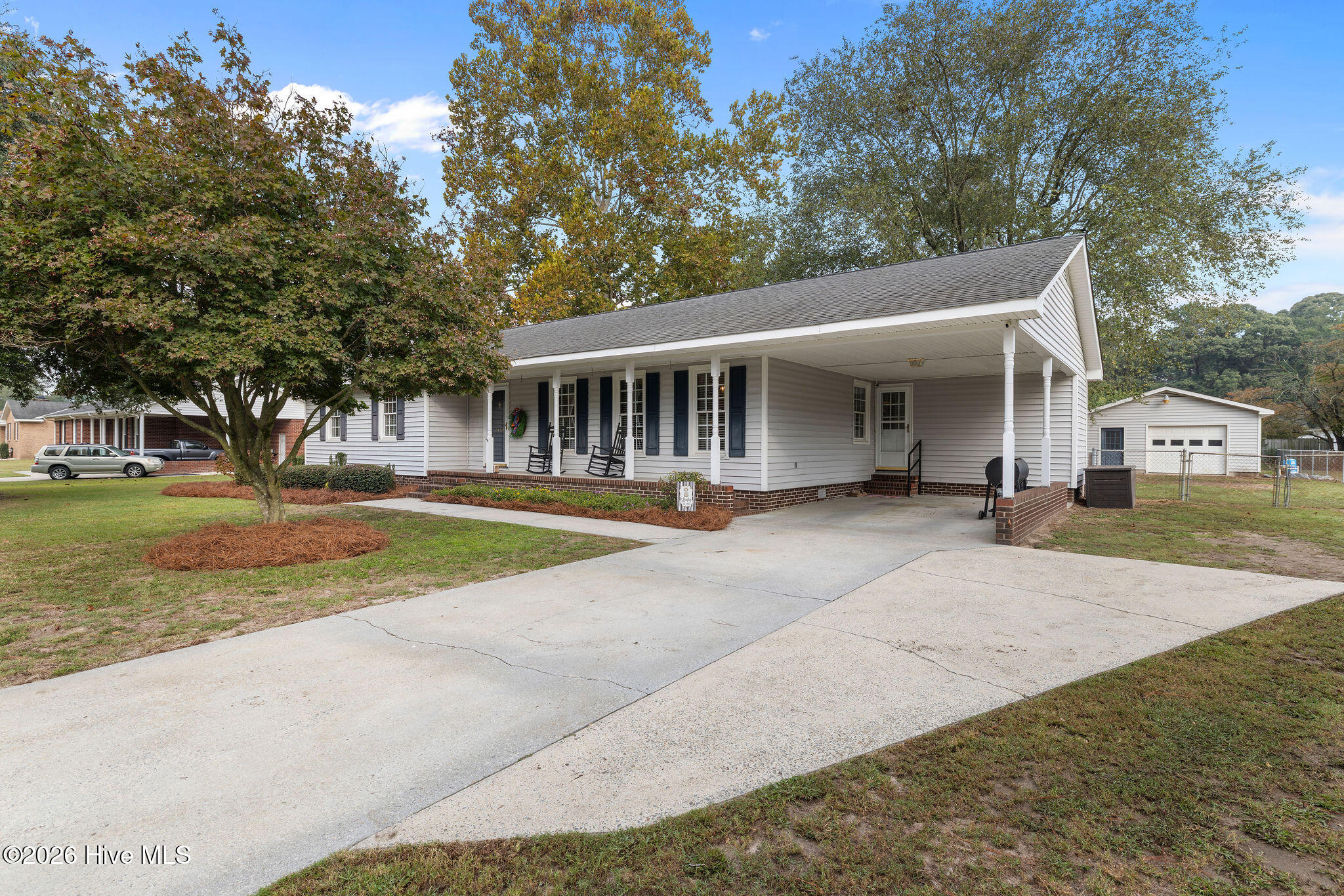 2464 English Squire Drive Property Photo 2