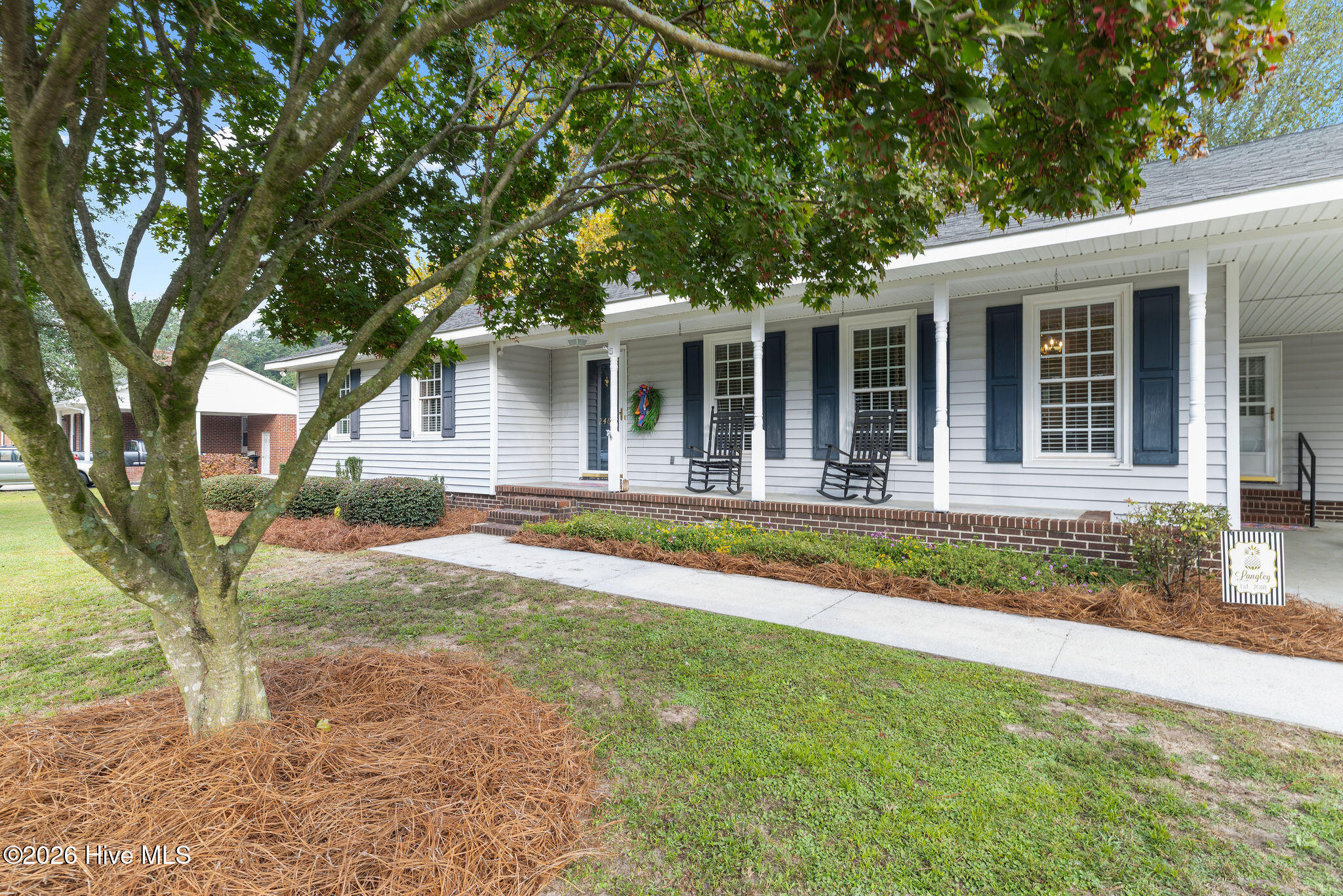 2464 English Squire Drive Property Photo 3