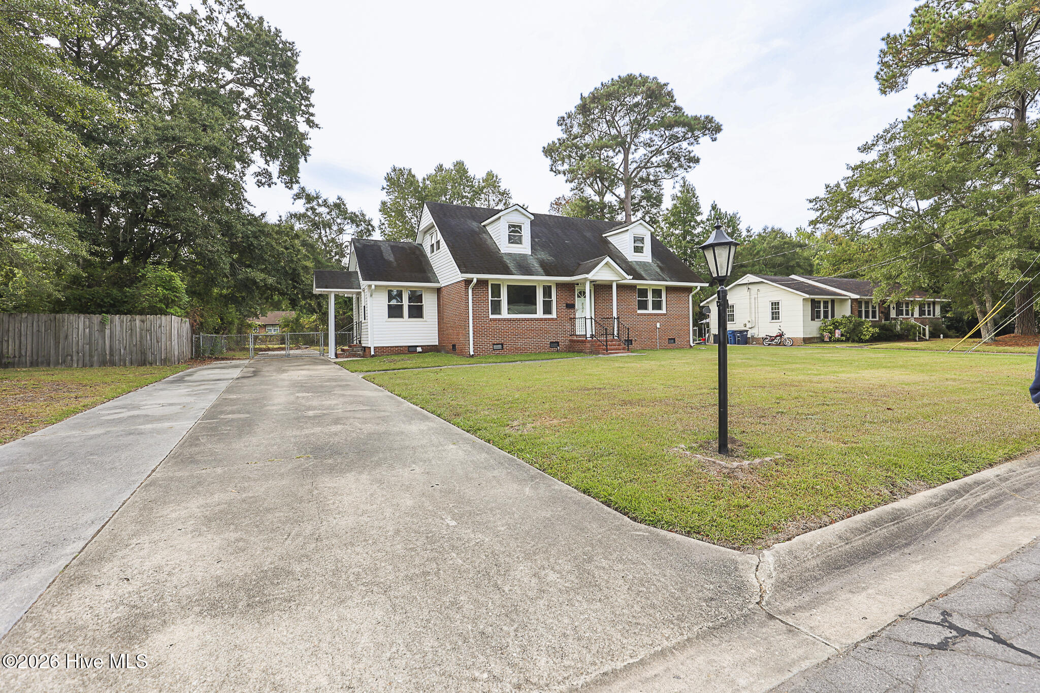 804 Gardenview Drive Property Photo 2