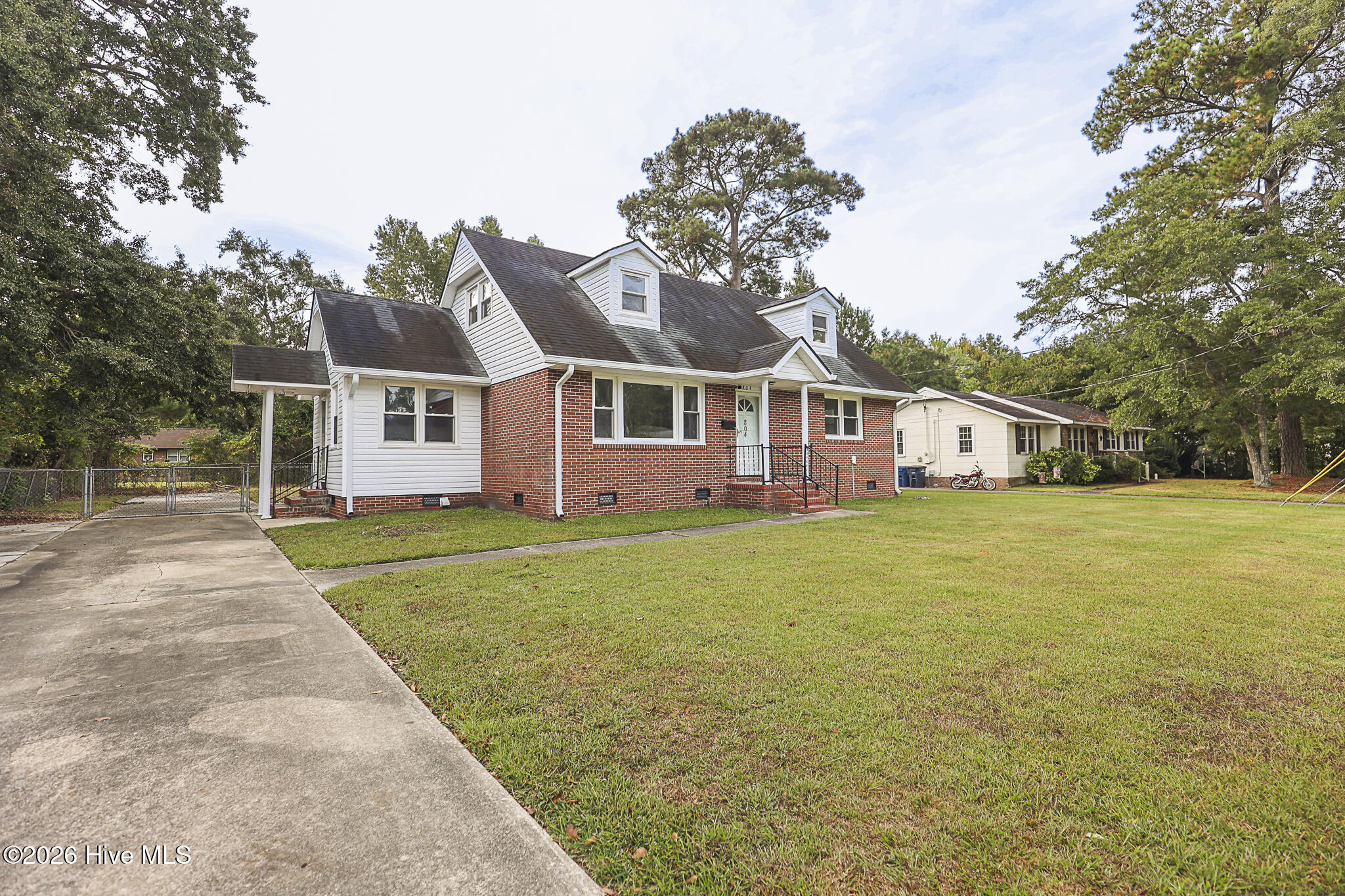 804 Gardenview Drive Property Photo 3