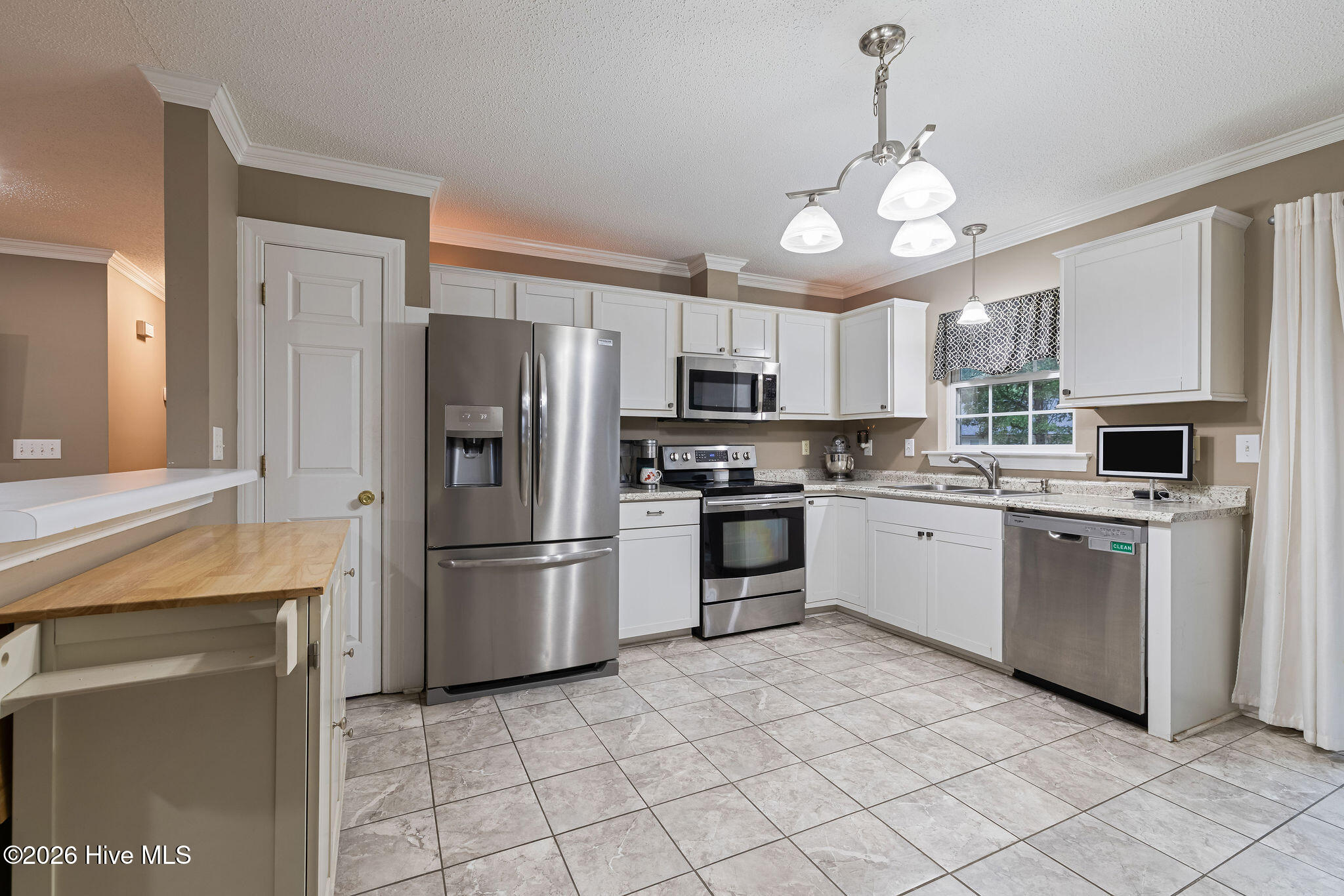 2523 Wesleyan Court Property Photo 7