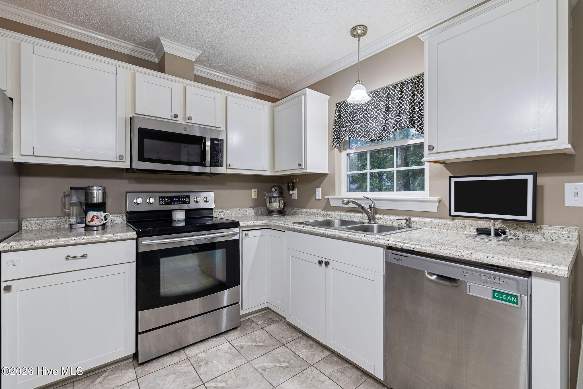 2523 Wesleyan Court Property Photo 8