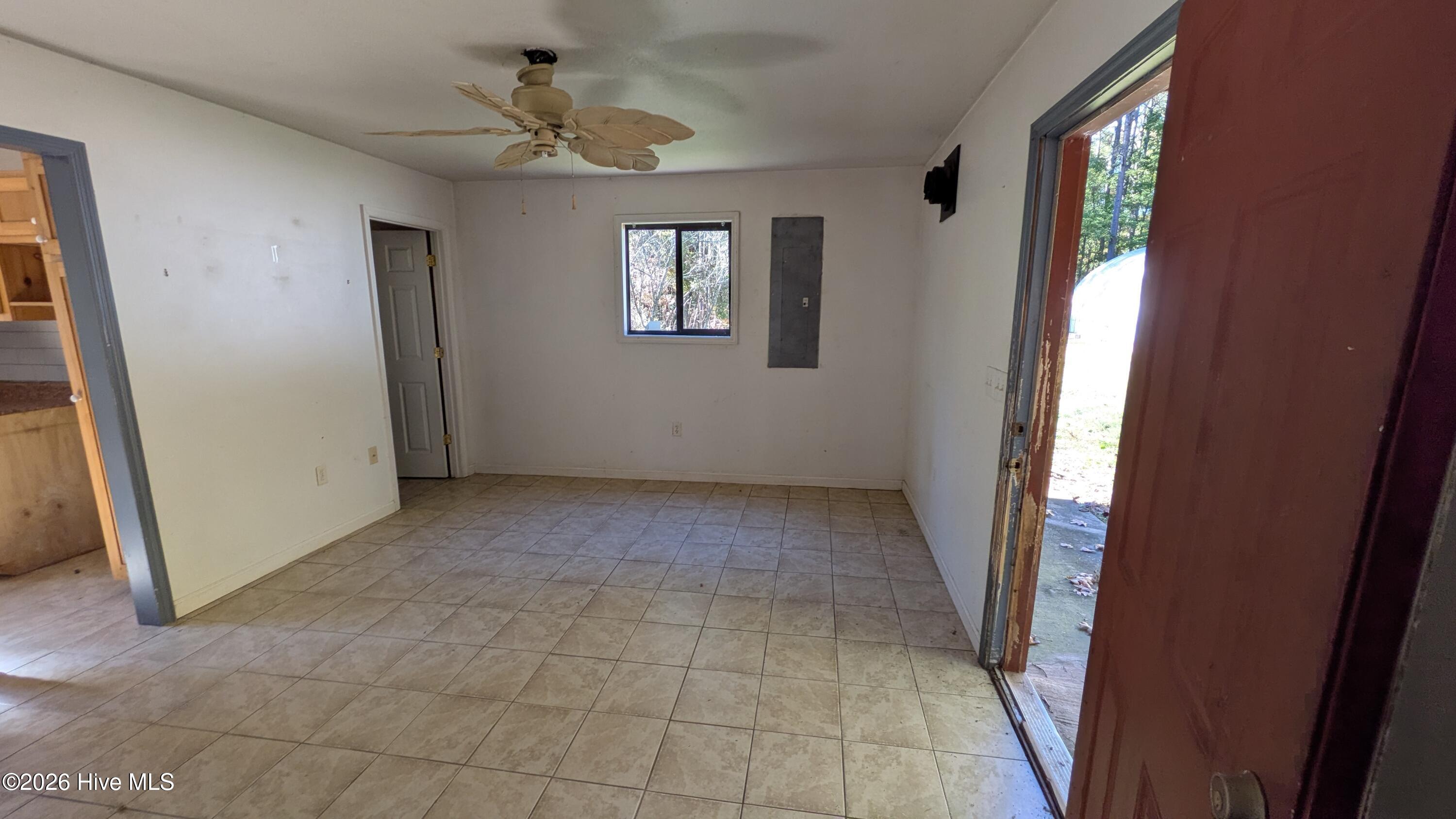 25 Raymond Road Property Photo 5
