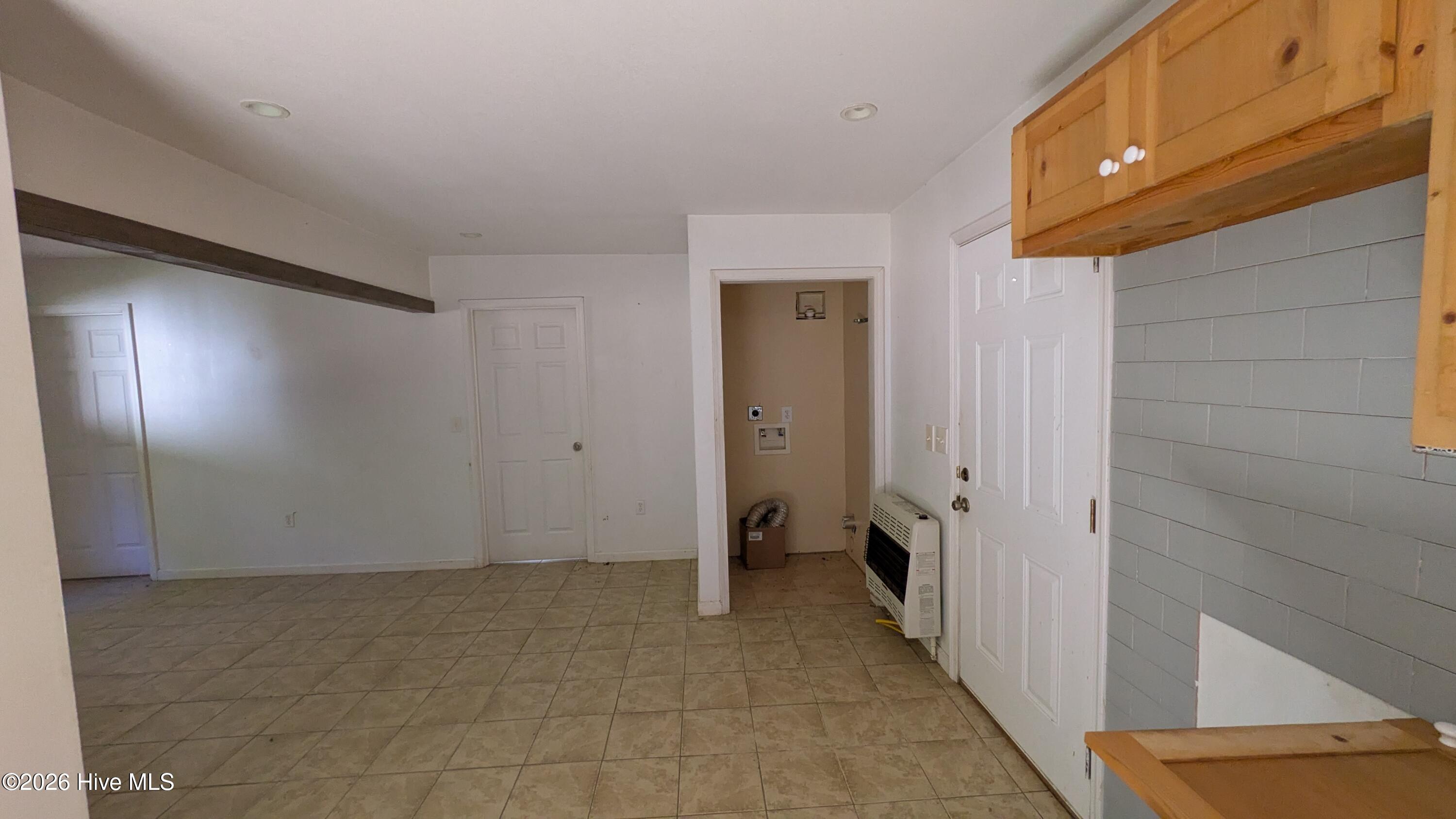 25 Raymond Road Property Photo 6