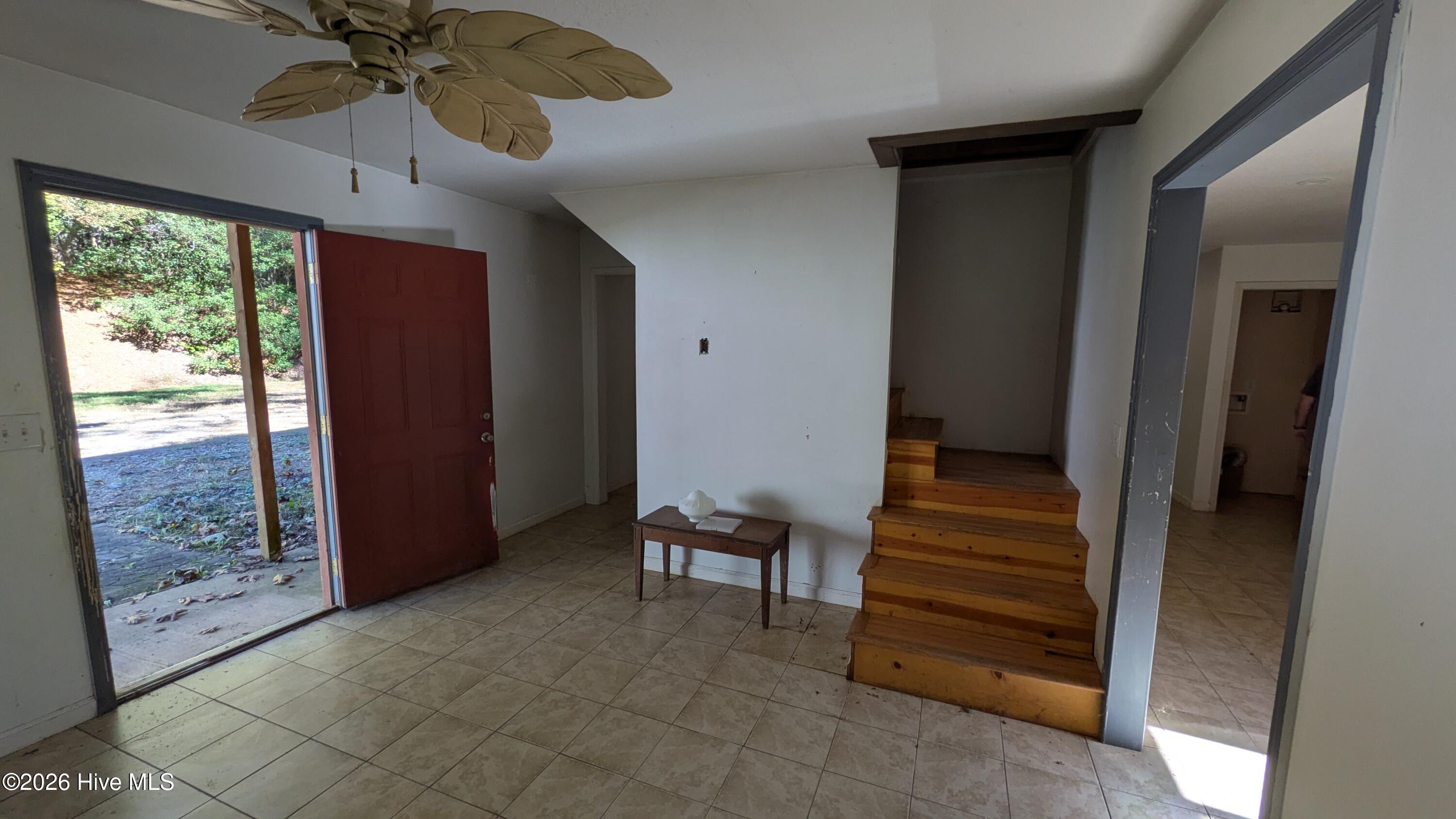 25 Raymond Road Property Photo 7