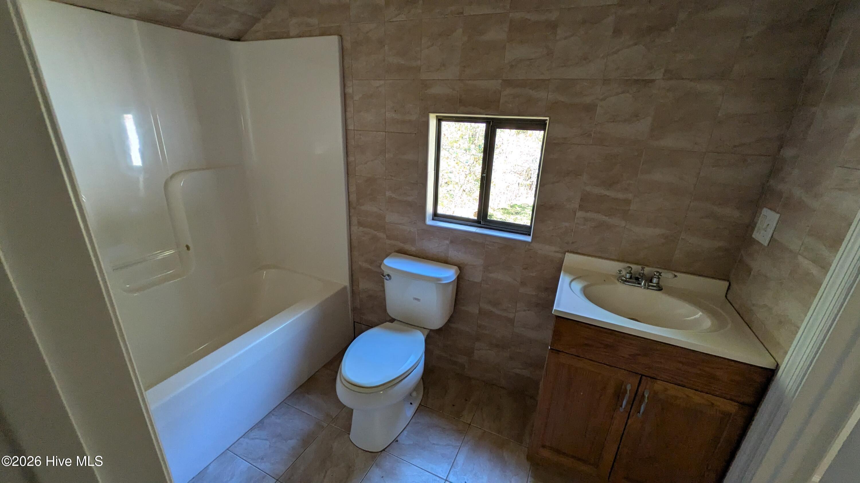 25 Raymond Road Property Photo 16