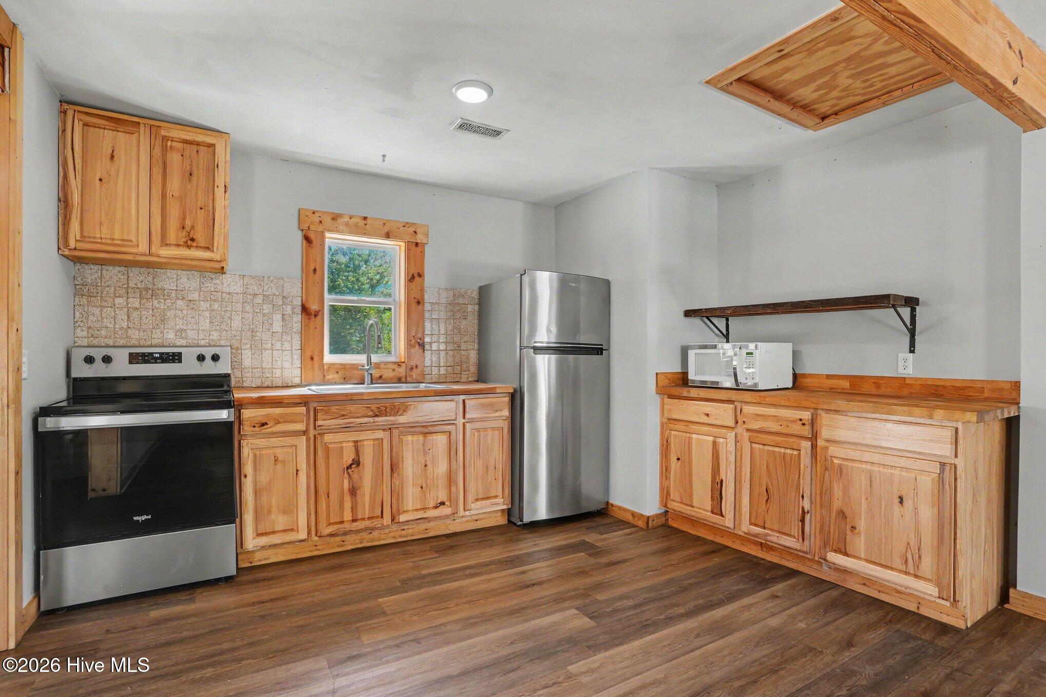 124 N Middleton Avenue Property Photo 14