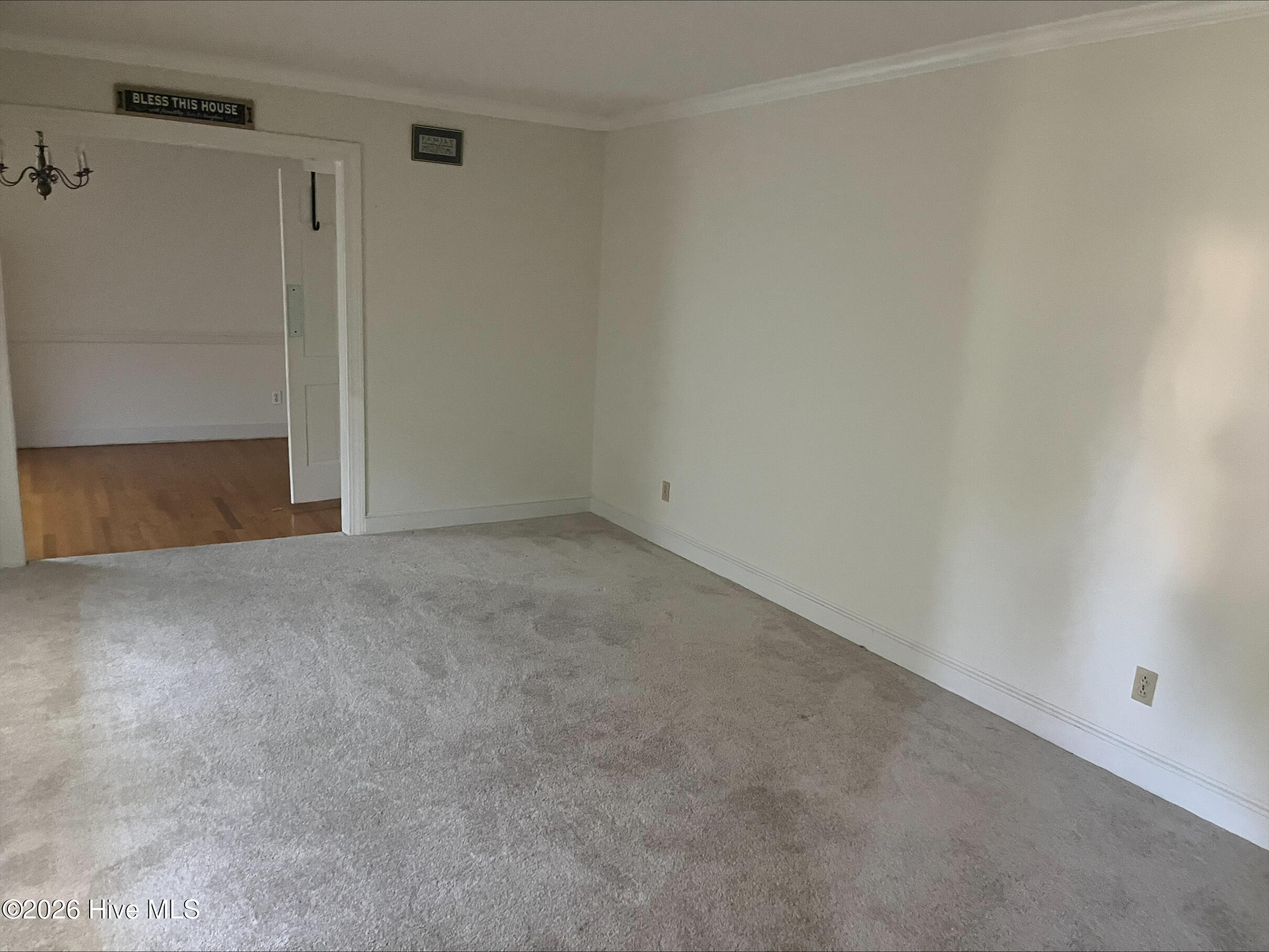 1214 S Wright Road Property Photo 2