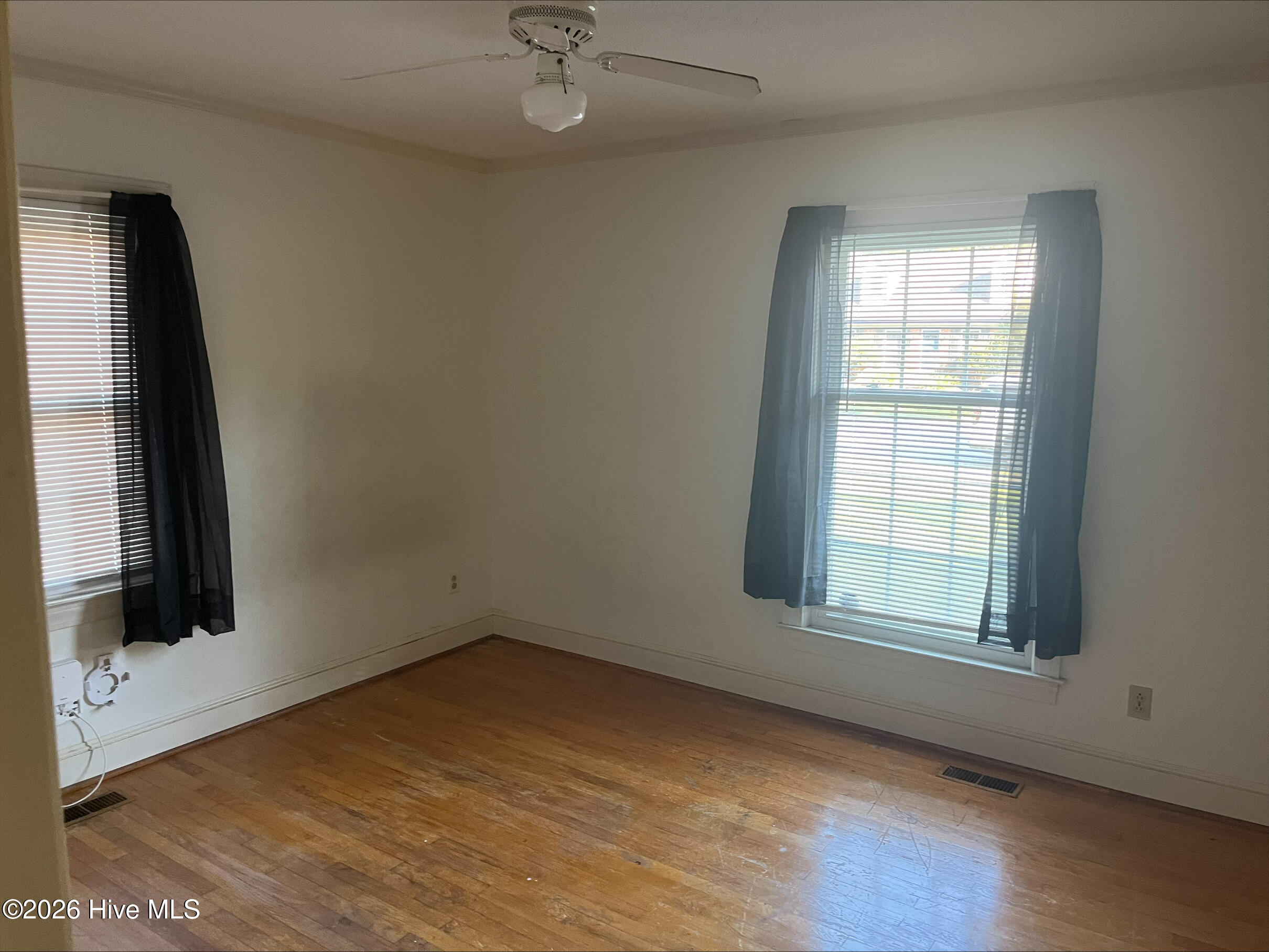 1214 S Wright Road Property Photo 8
