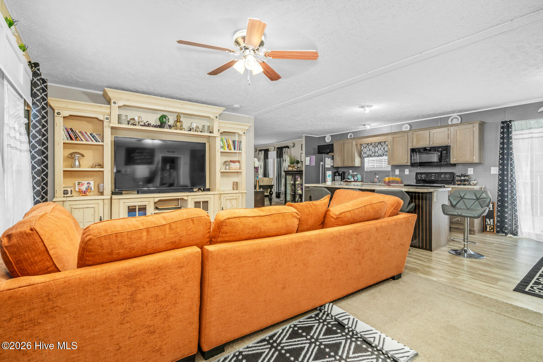 6985 Stokes Road Property Photo 2