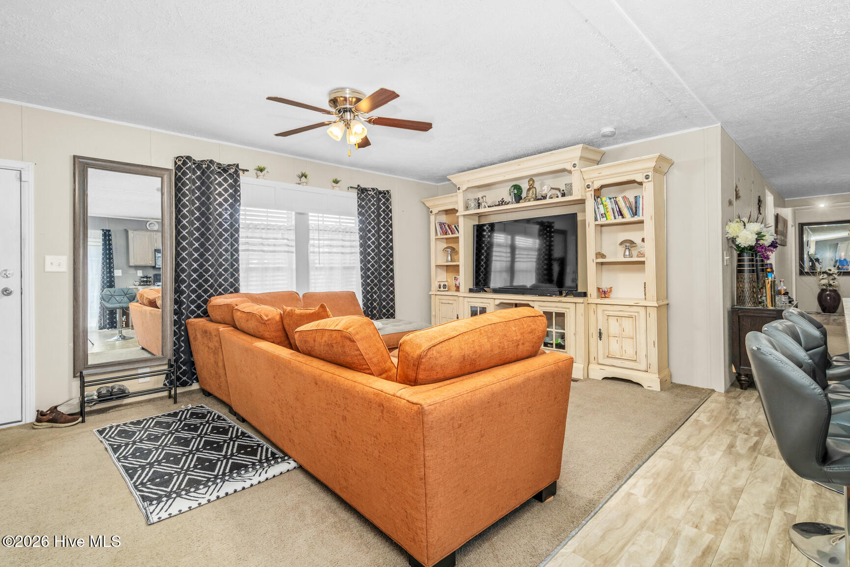 6985 Stokes Road Property Photo 3
