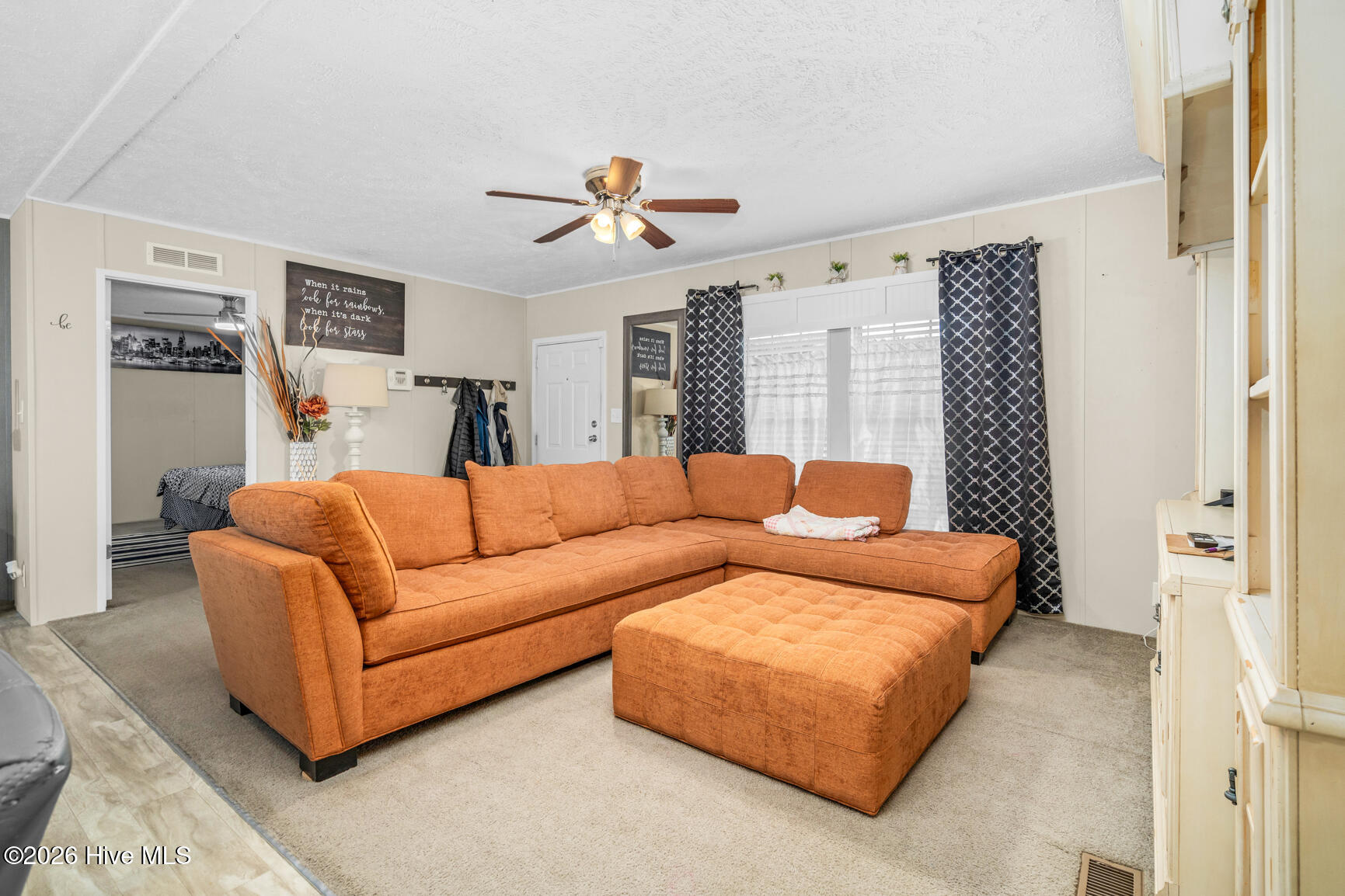 6985 Stokes Road Property Photo 4