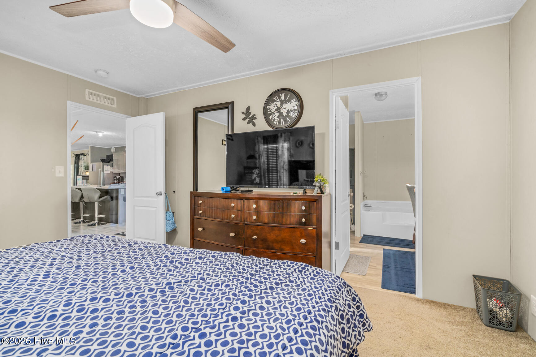 6985 Stokes Road Property Photo 12