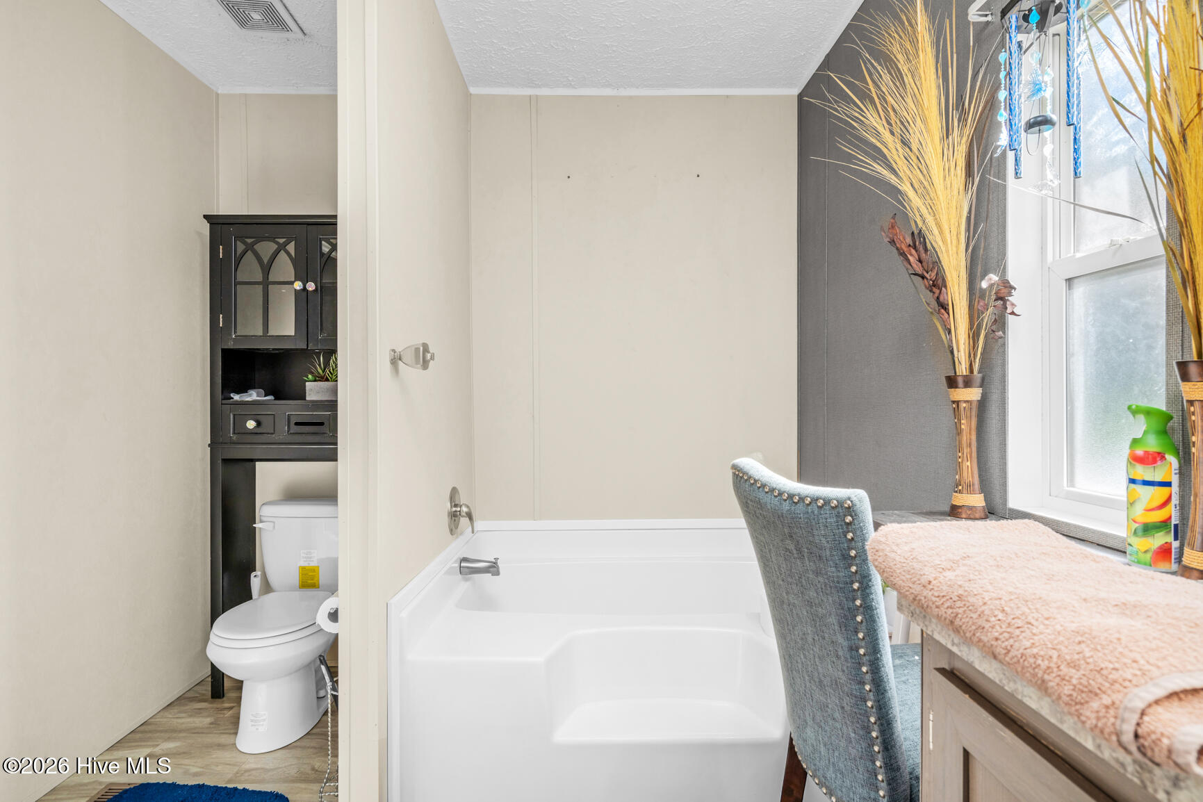 6985 Stokes Road Property Photo 14