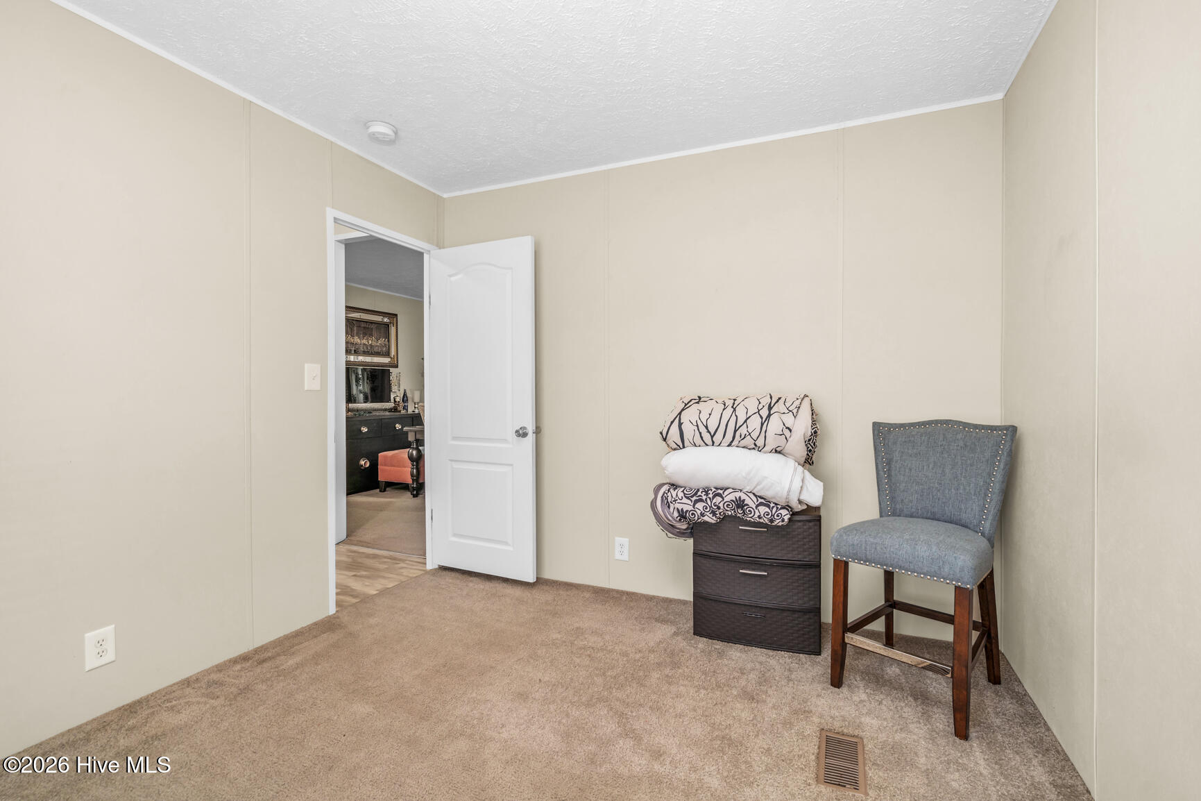 6985 Stokes Road Property Photo 17