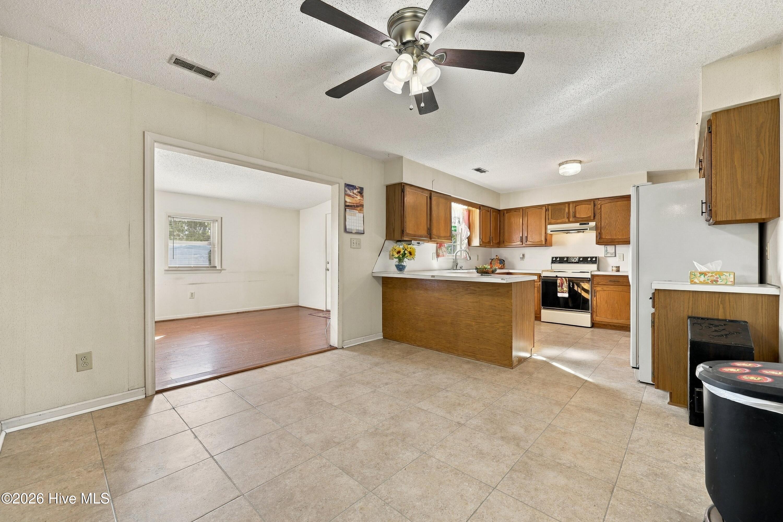 2299 Rolling Meadows Drive Property Photo 8