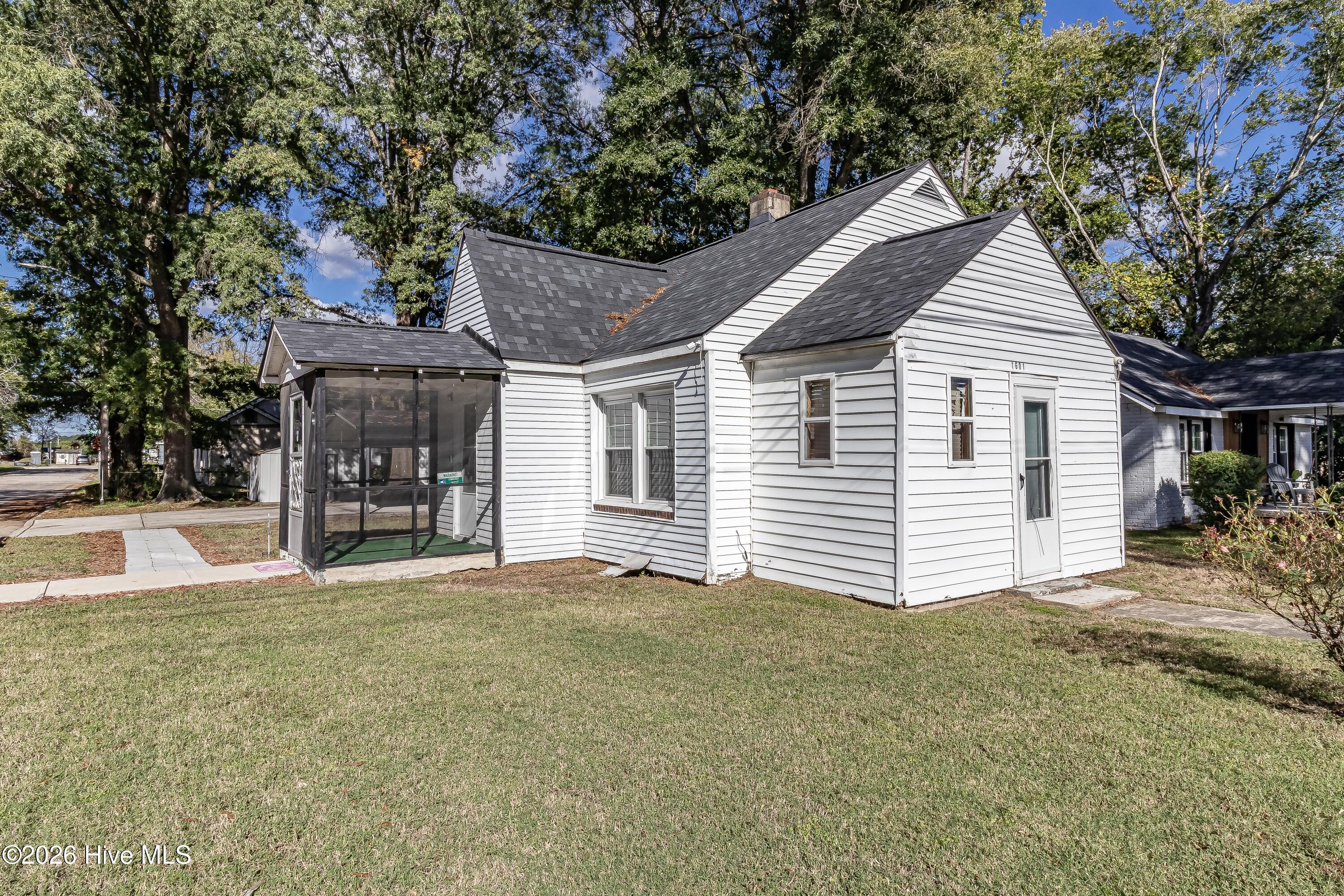 1601 Washington Street E Property Photo 19