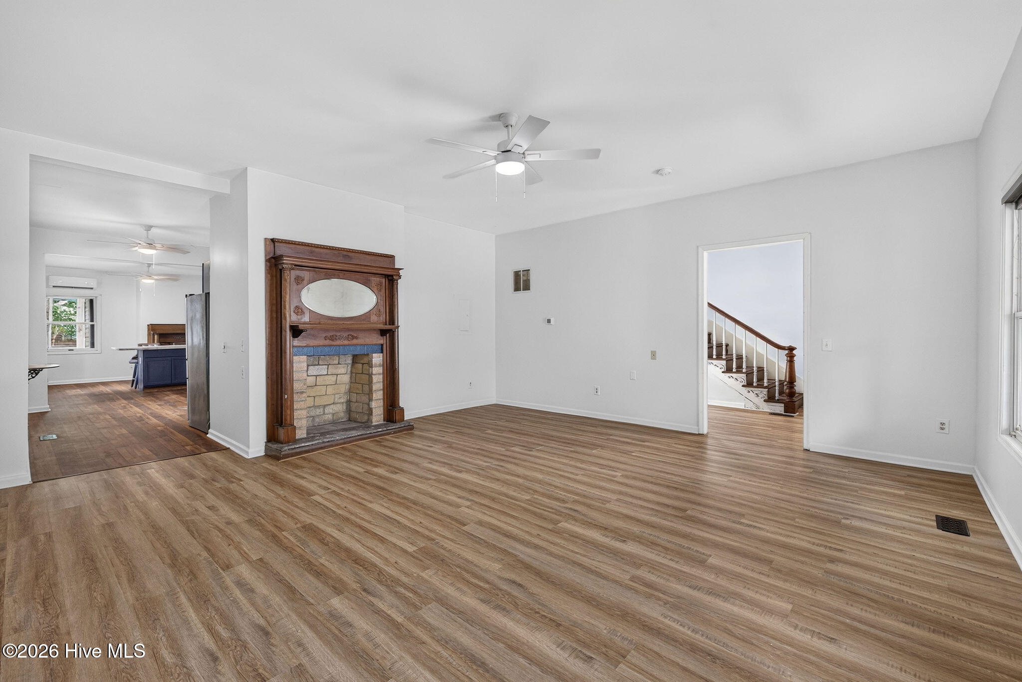 310 N 5th Avenue Property Photo 9