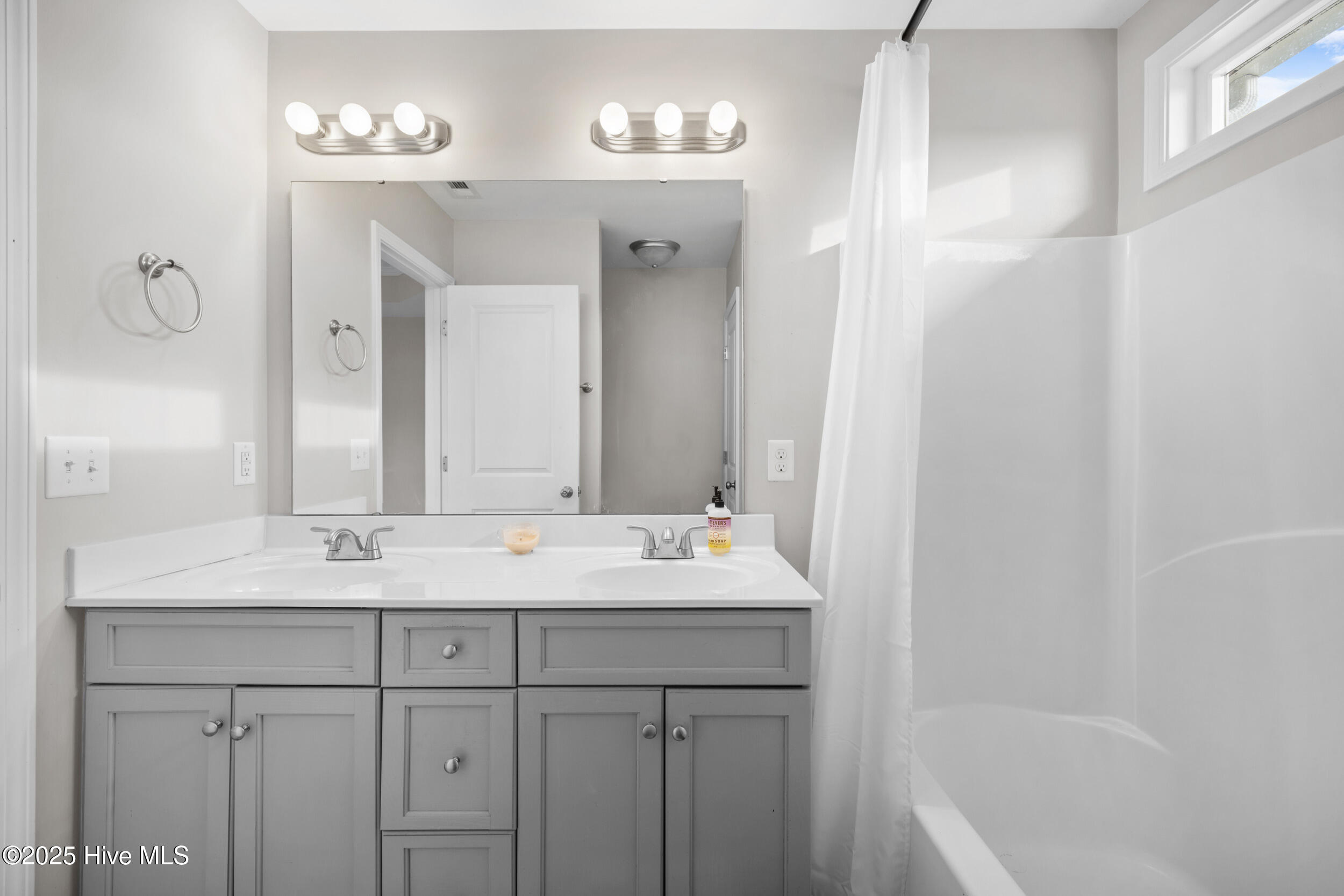 105 Cherry Ridge Court Property Photo 16