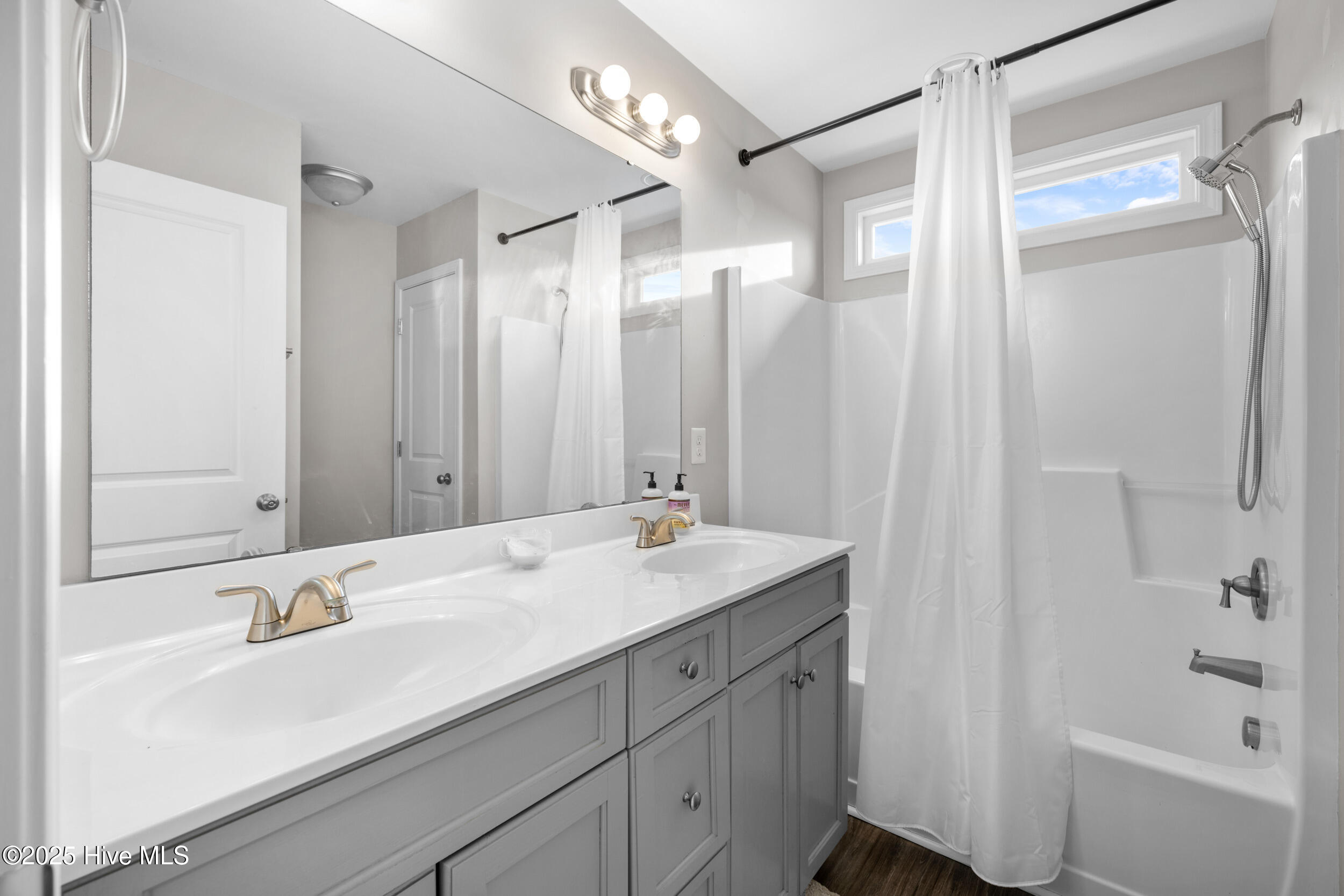 105 Cherry Ridge Court Property Photo 17