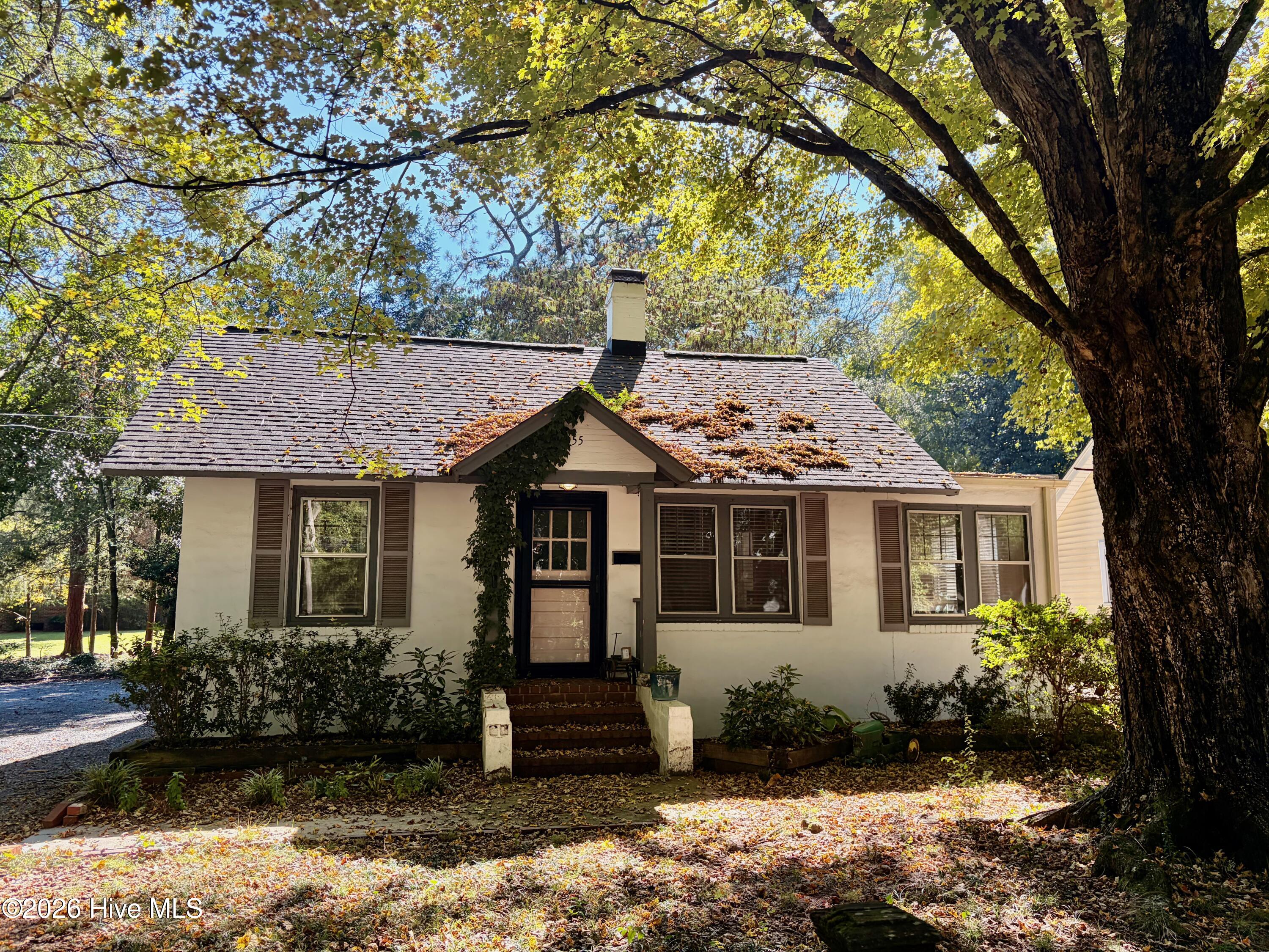 655 N May Street Property Photo 1