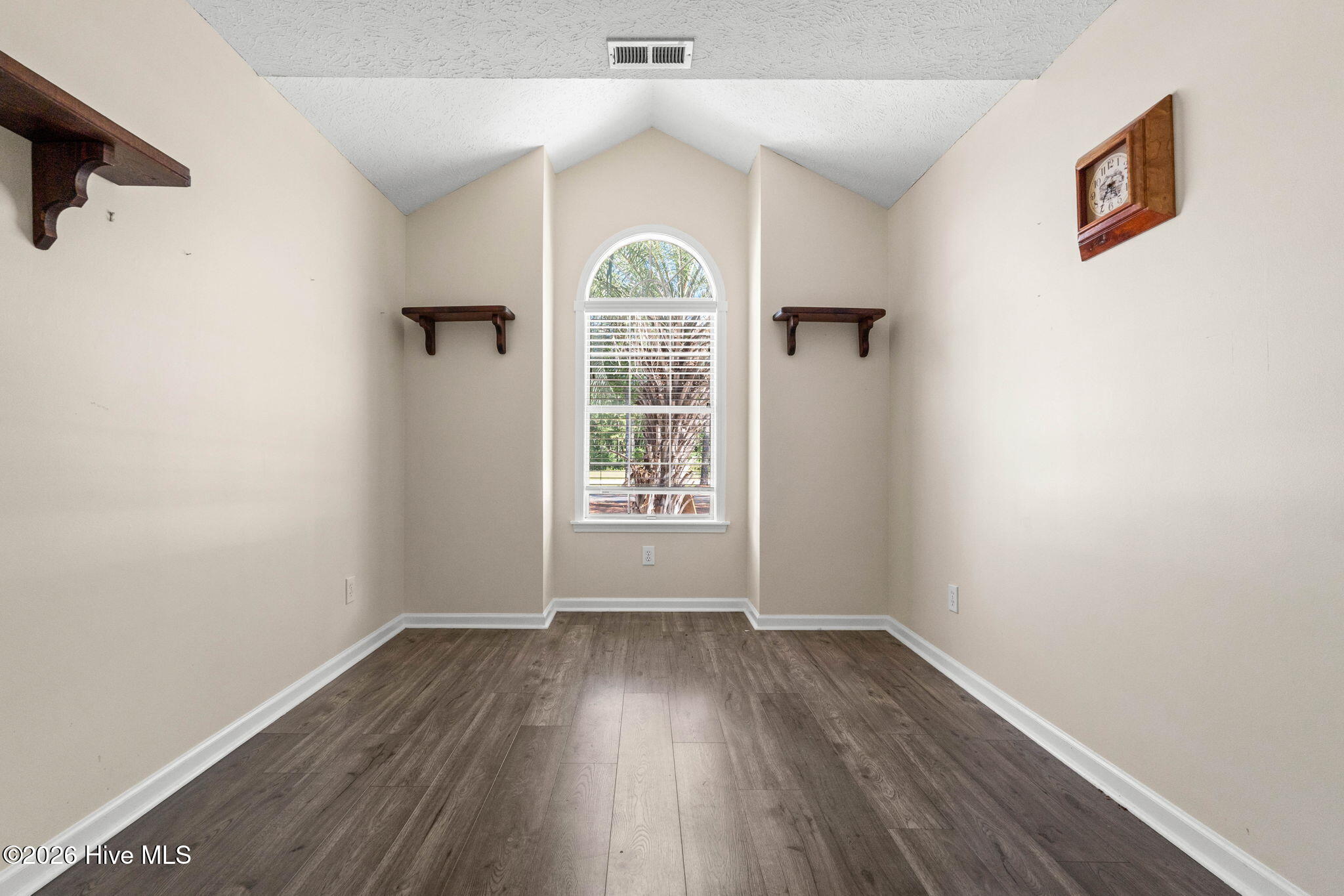 37 Gate 6 Property Photo 31