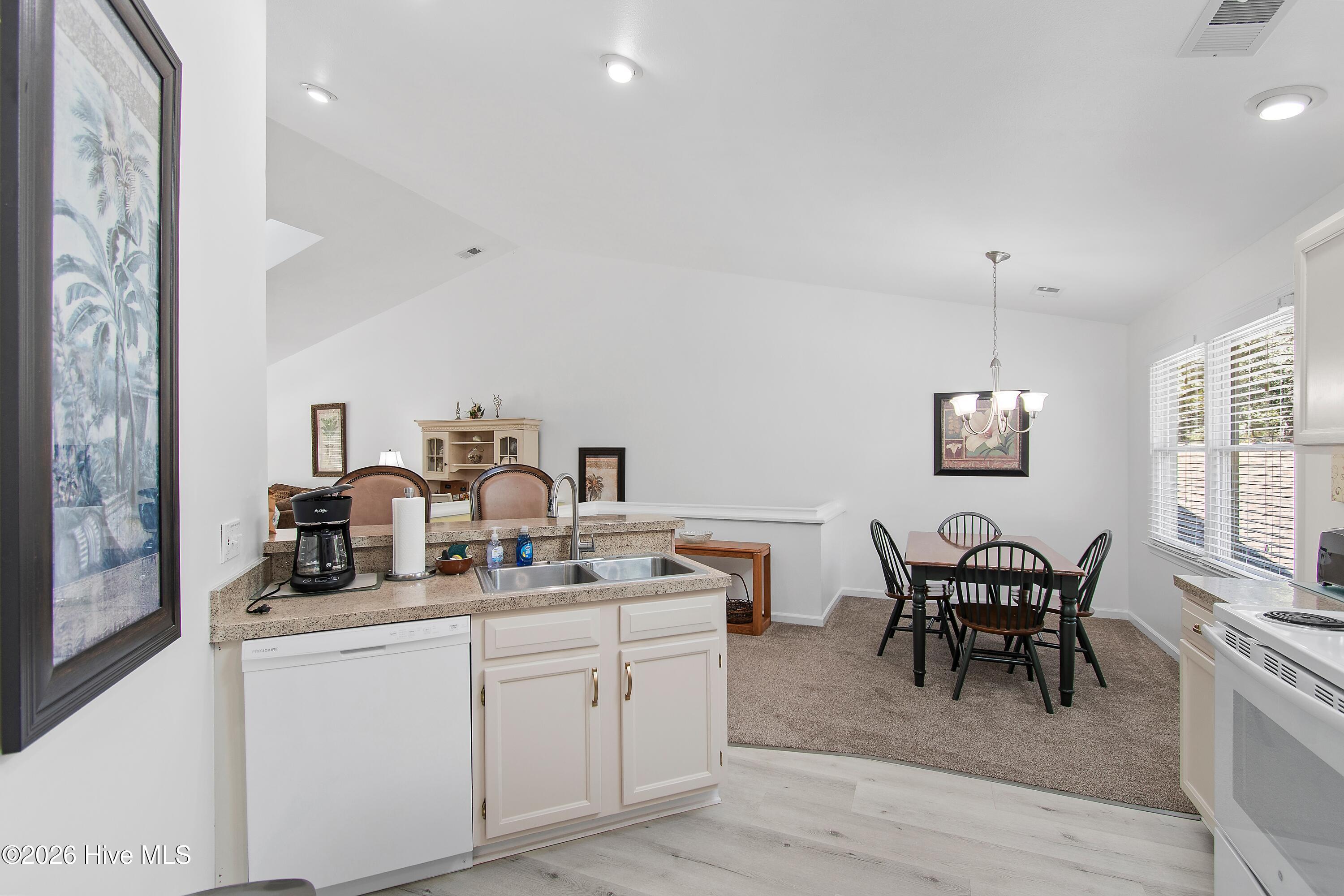 214 Kings Trail # B Property Photo 9