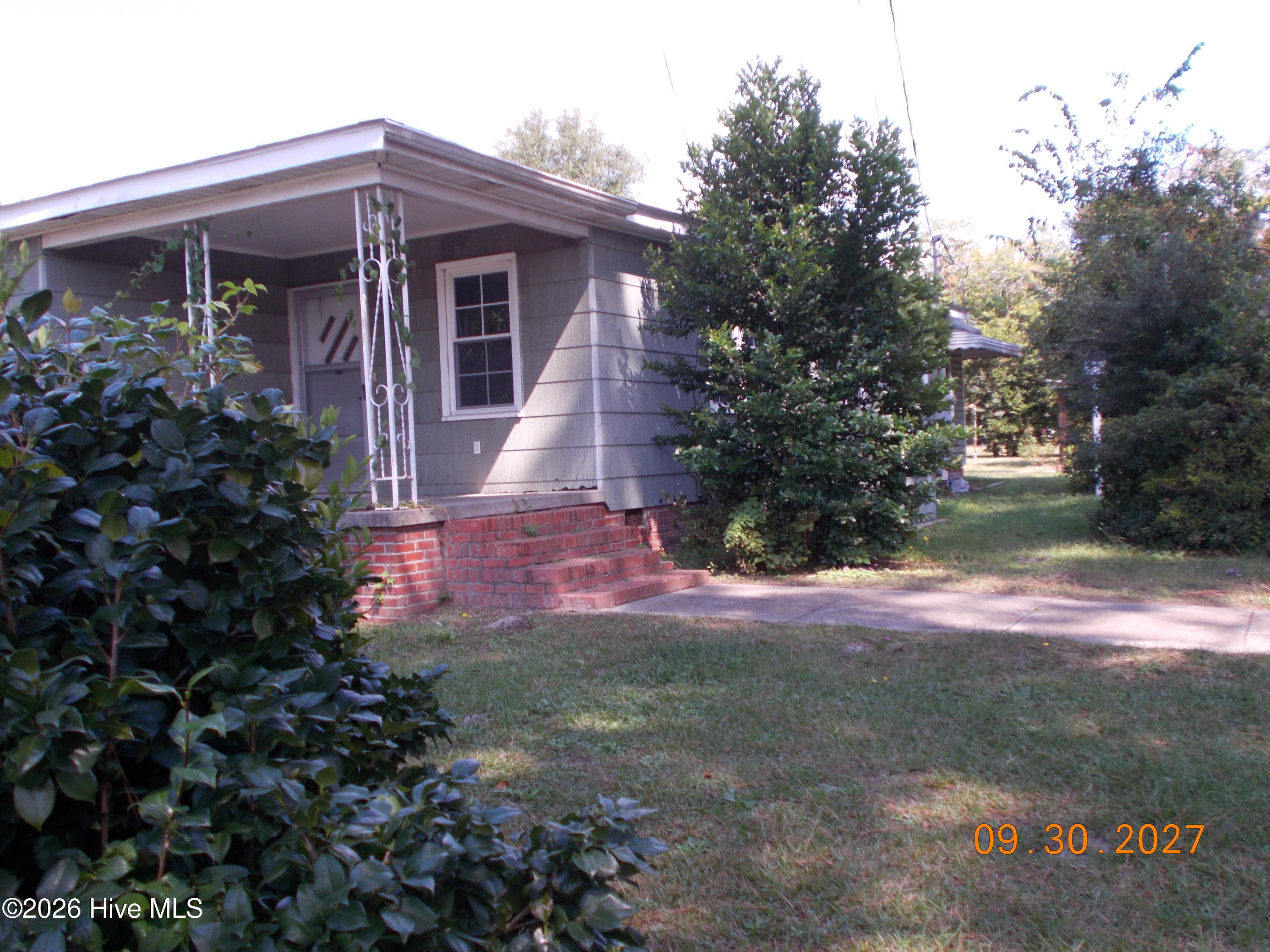 805 Sycamore Avenue Property Photo 2