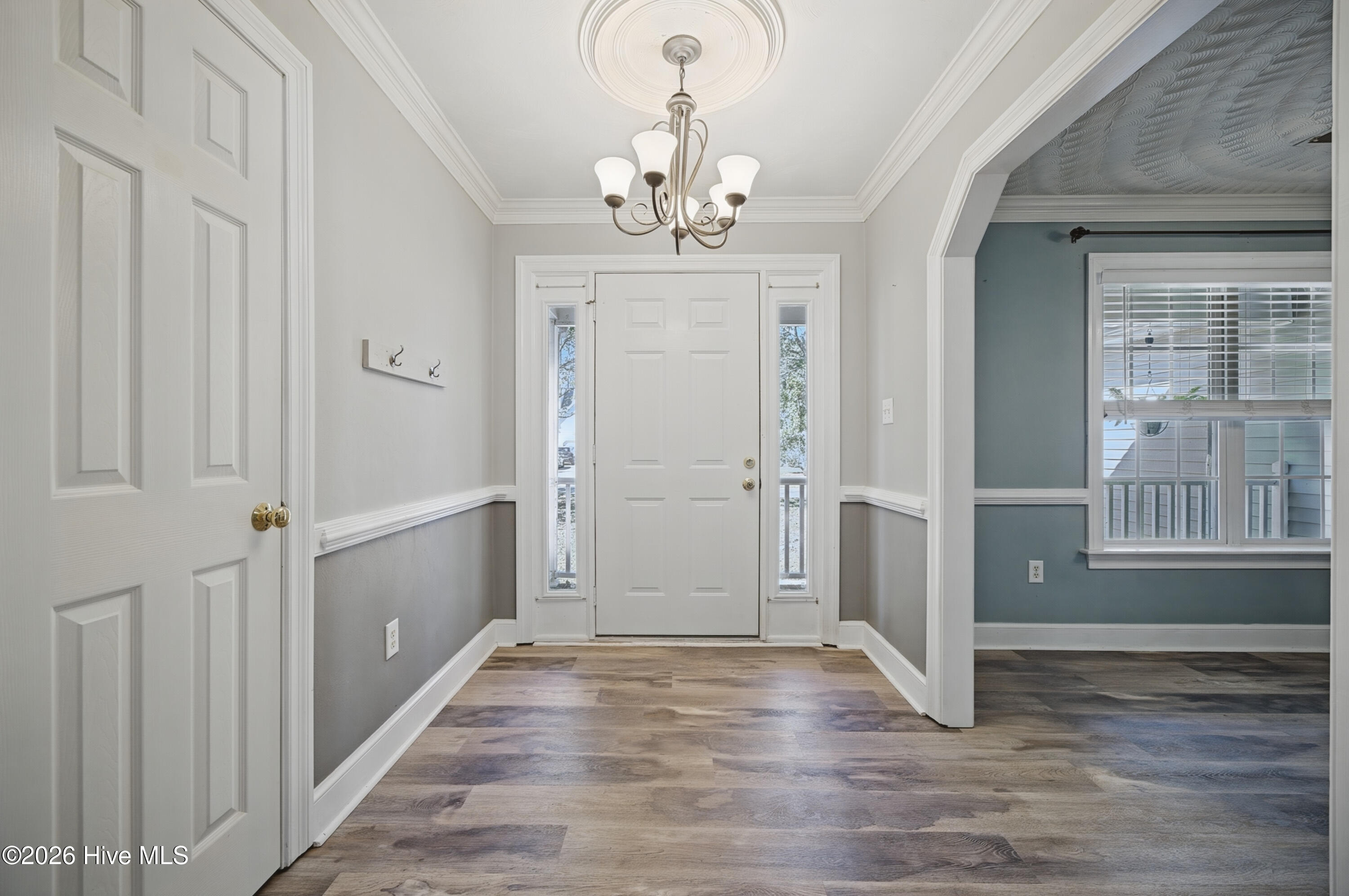 106 Elizabeth Circle Property Photo 3