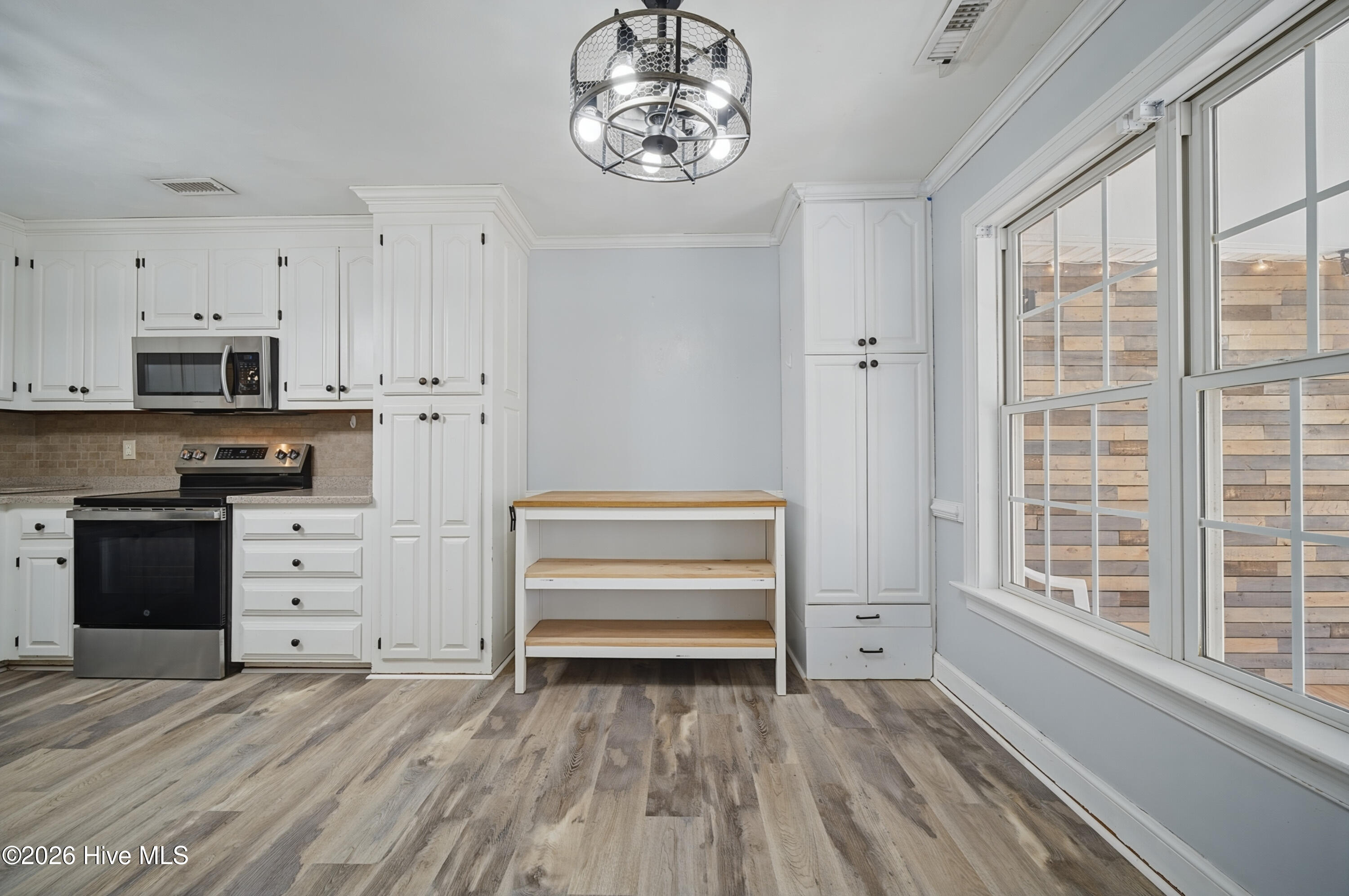 106 Elizabeth Circle Property Photo 8