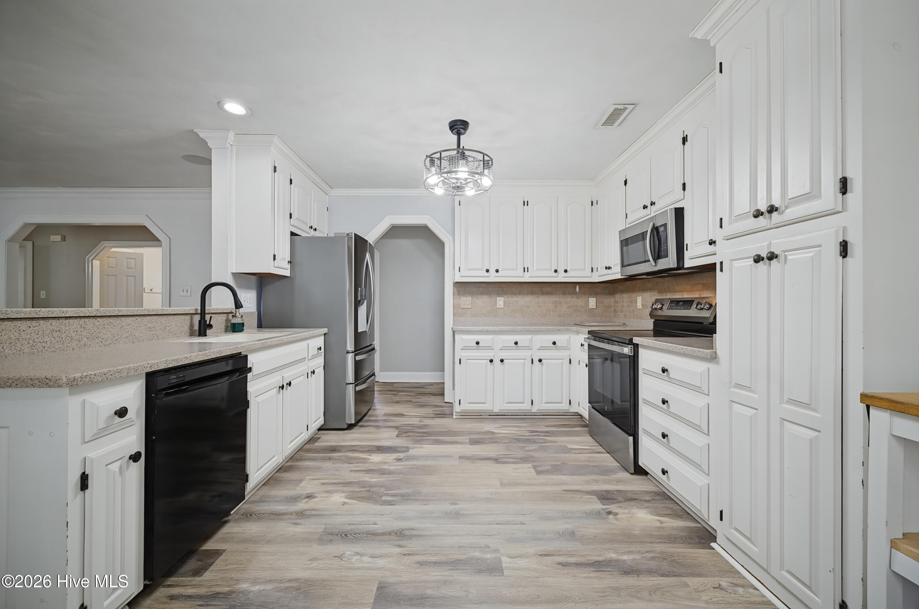 106 Elizabeth Circle Property Photo 11