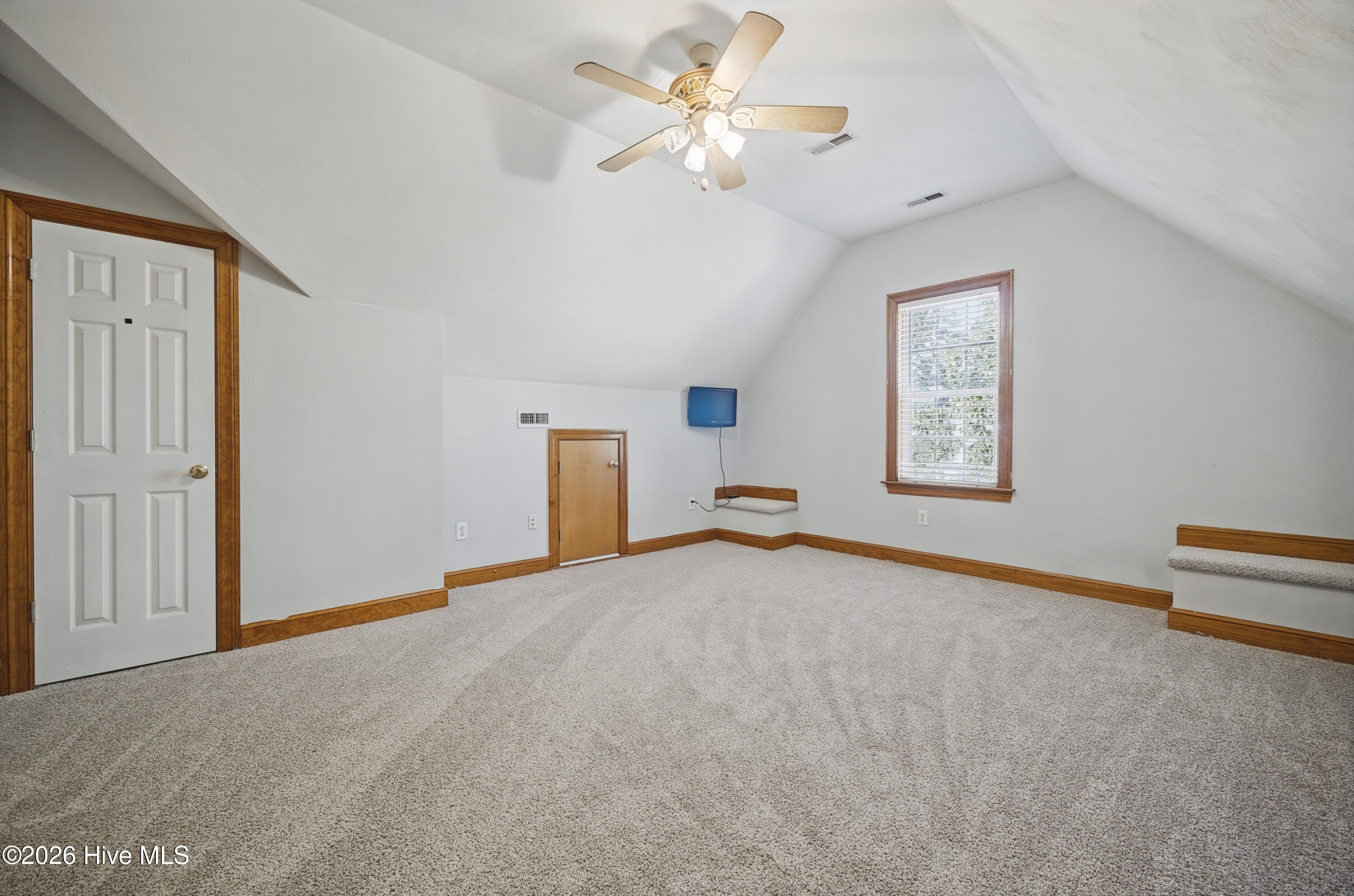 106 Elizabeth Circle Property Photo 27