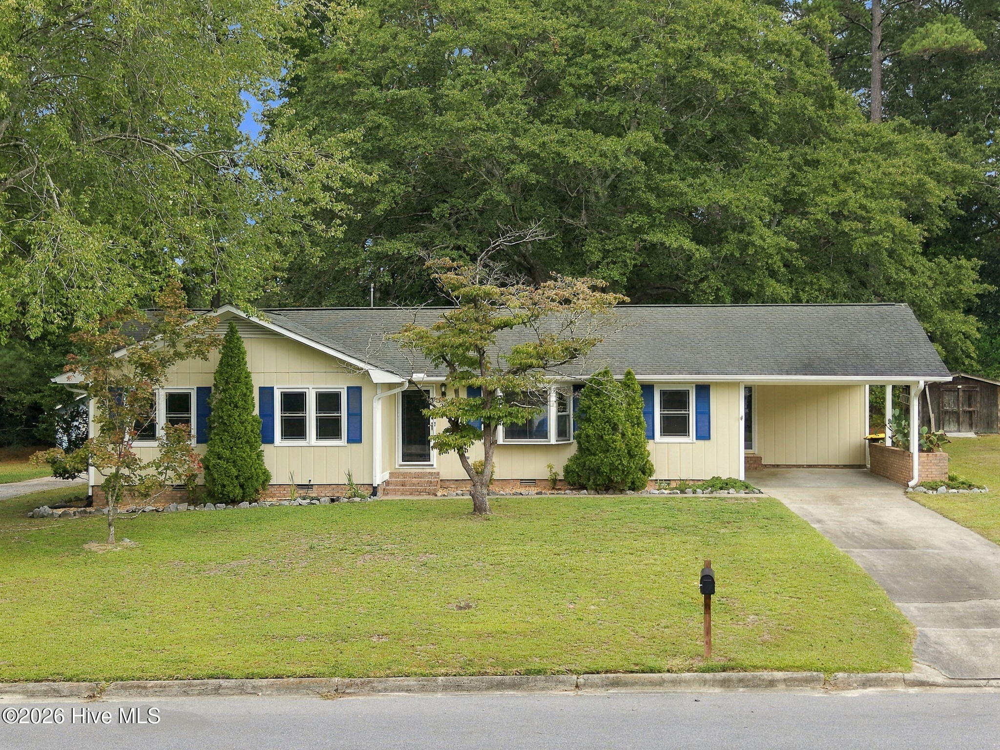 218 Avalon Lane Property Photo 1