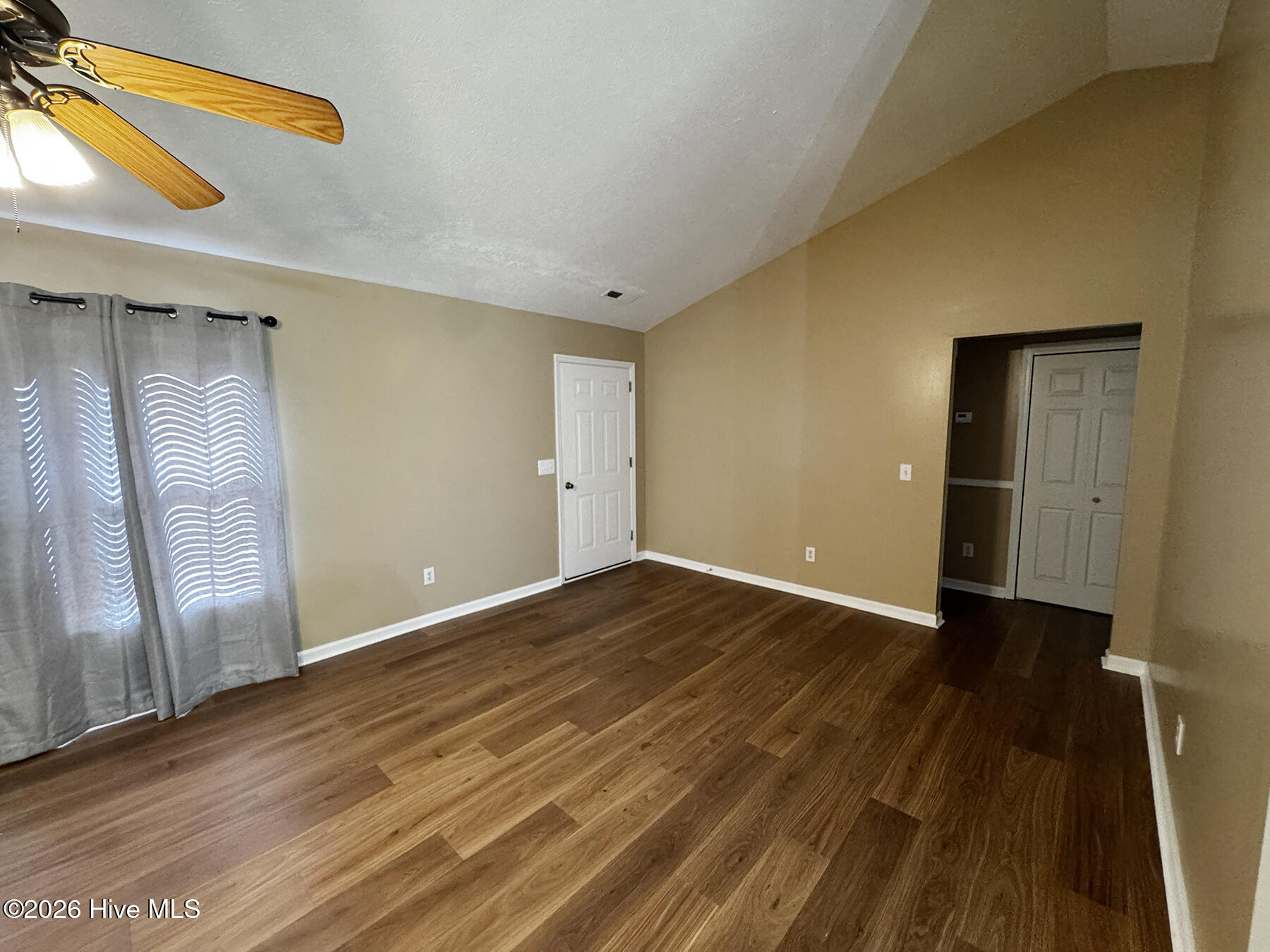 304 Northwoods Court Se Property Photo 2