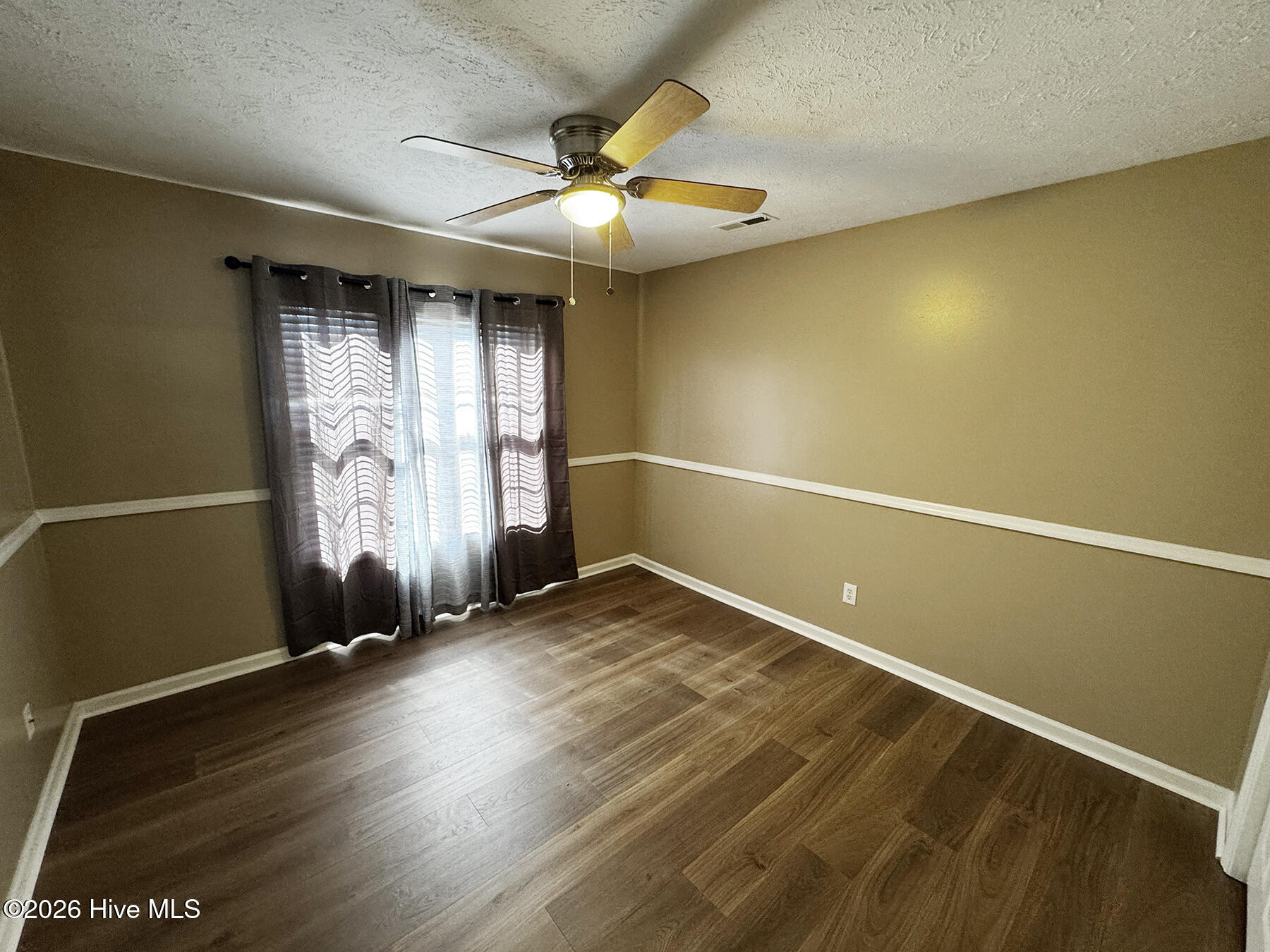 304 Northwoods Court Se Property Photo 10