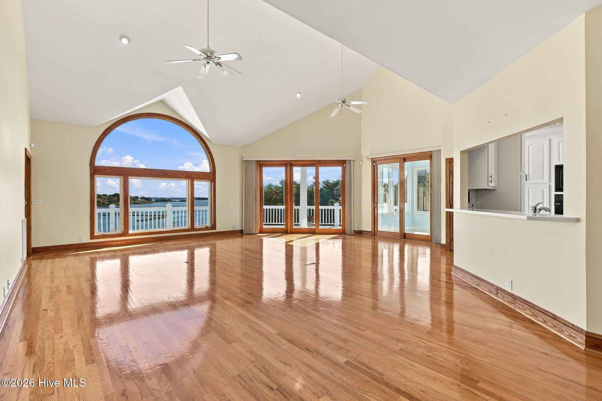 526 Ballast Point Road Property Photo 8