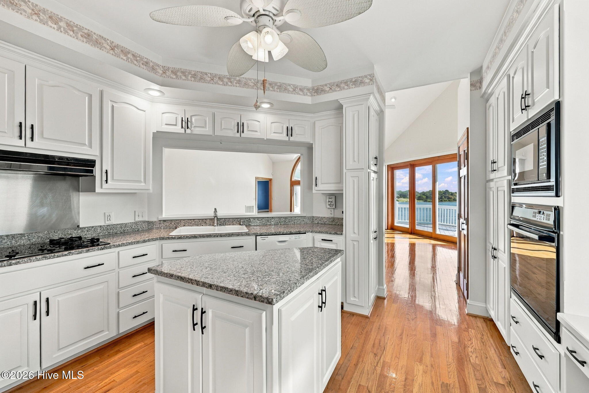 526 Ballast Point Road Property Photo 14