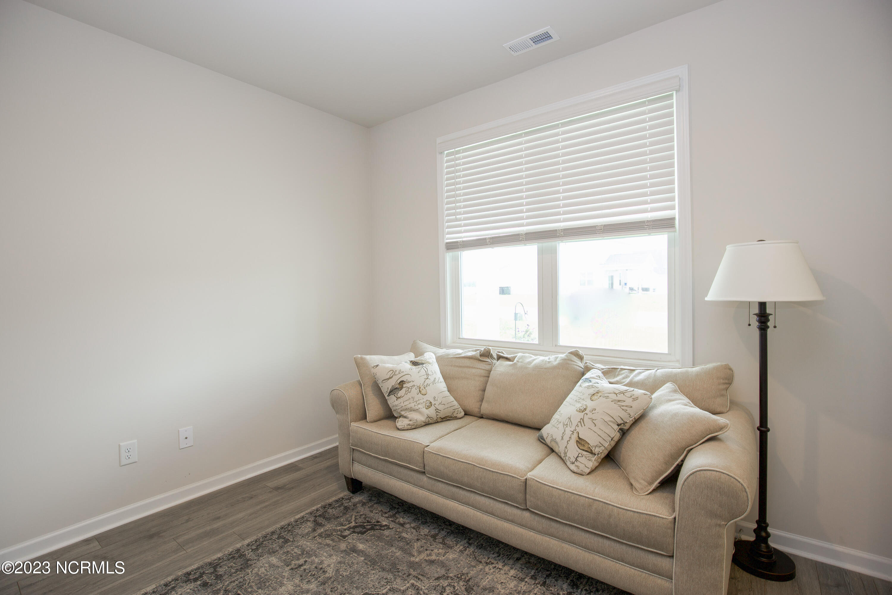 402 Summer Wind Way Property Photo 9