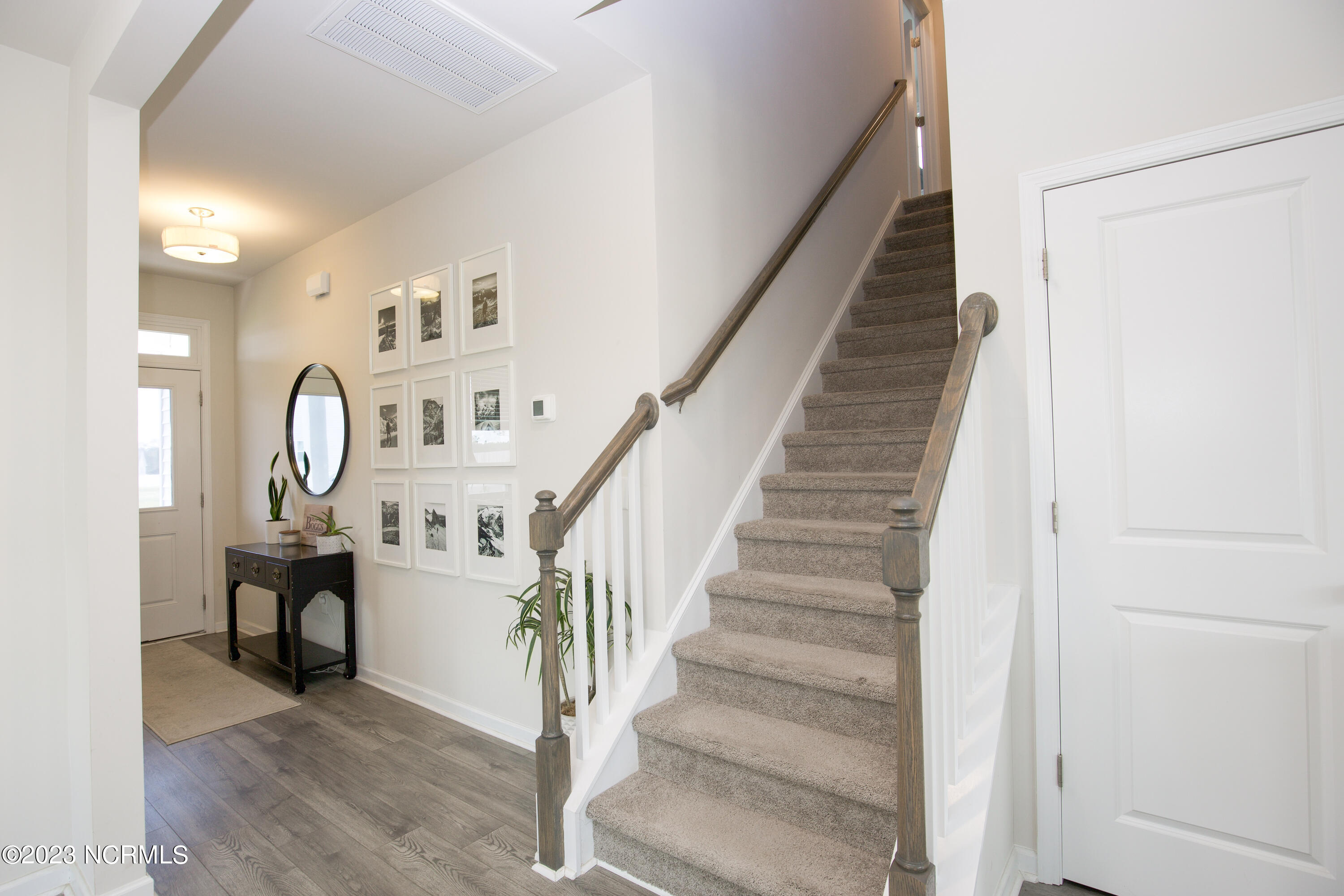 402 Summer Wind Way Property Photo 13