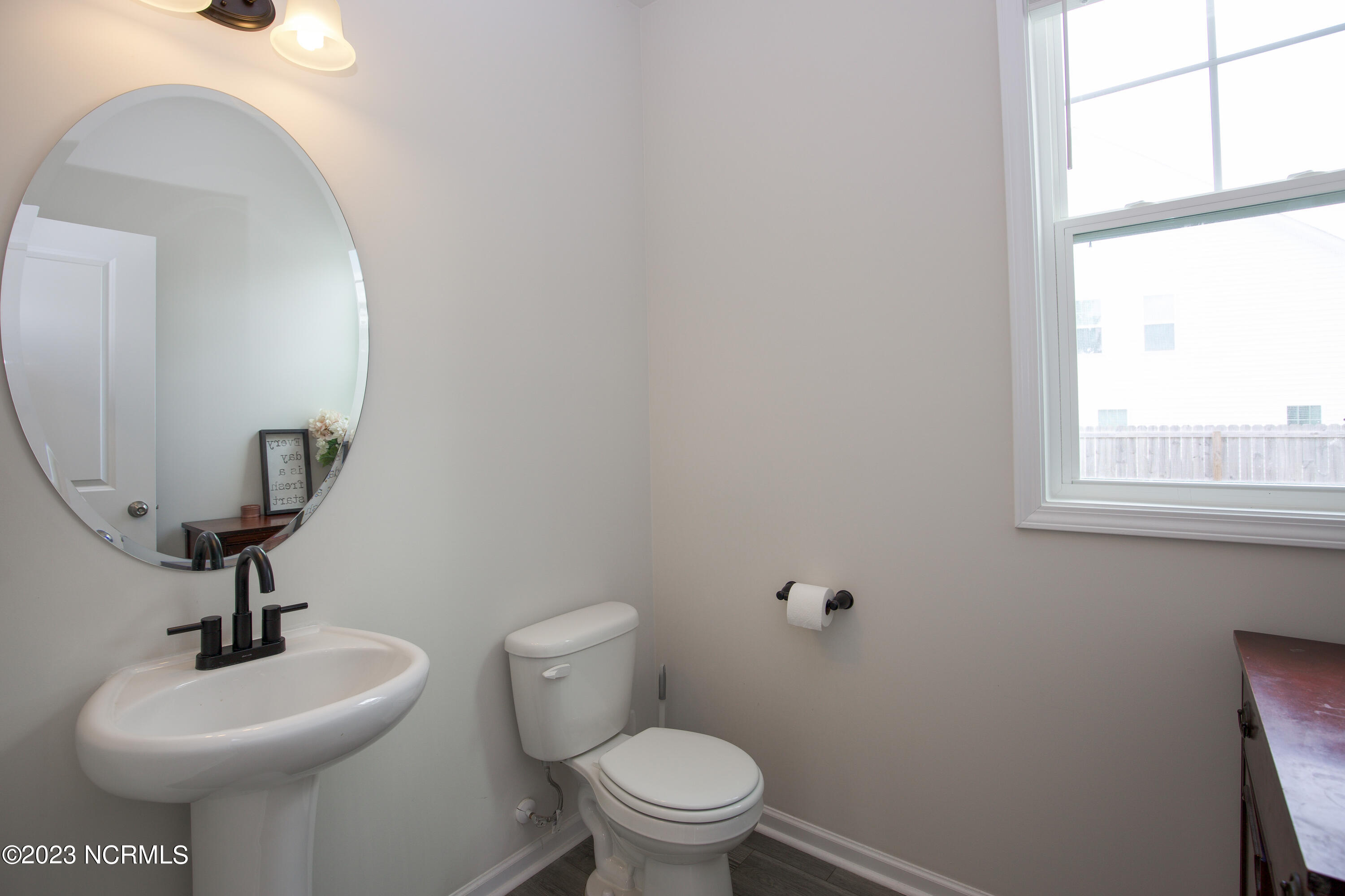 402 Summer Wind Way Property Photo 32