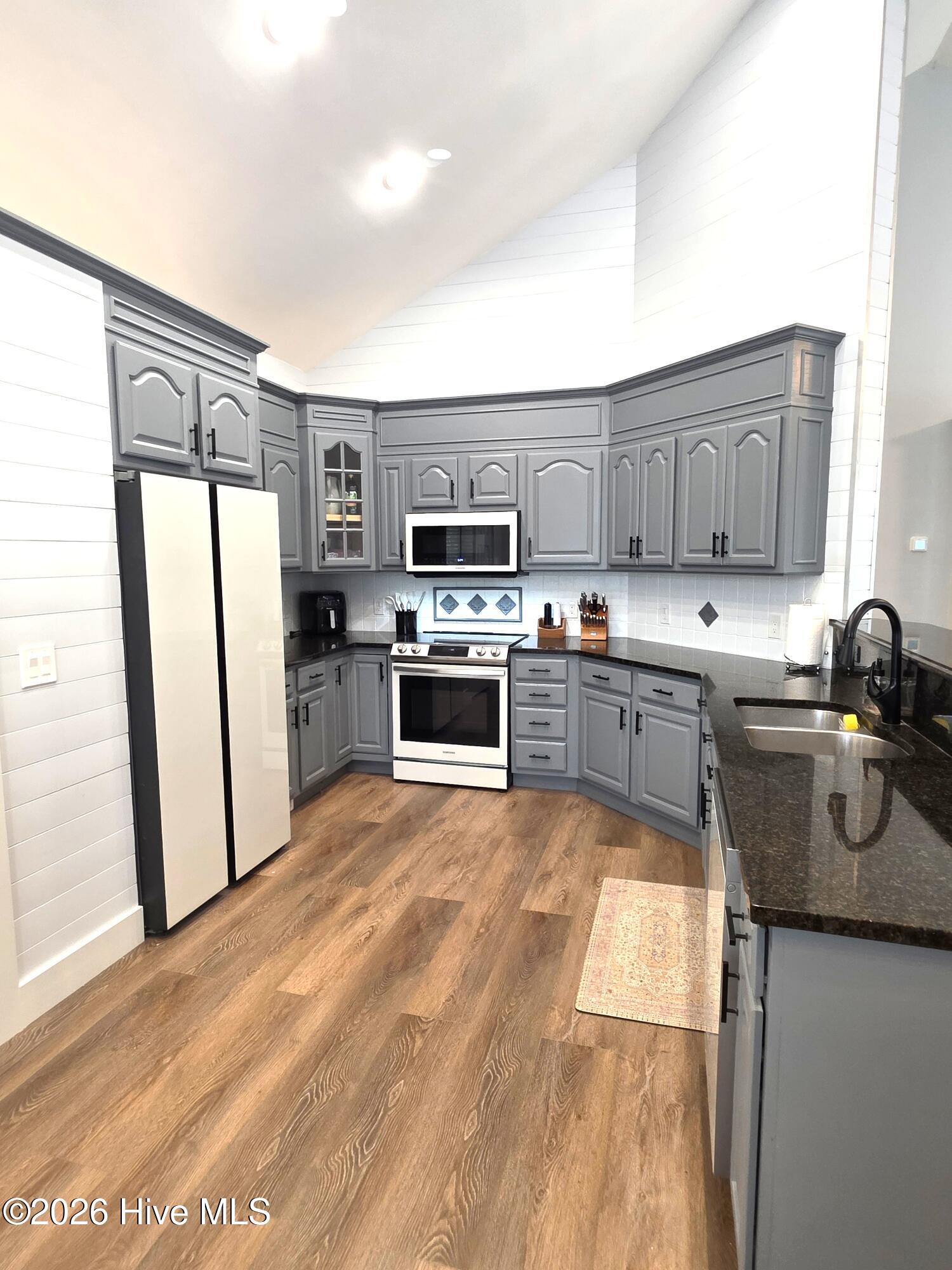 620 The Cape Boulevard Property Photo 12
