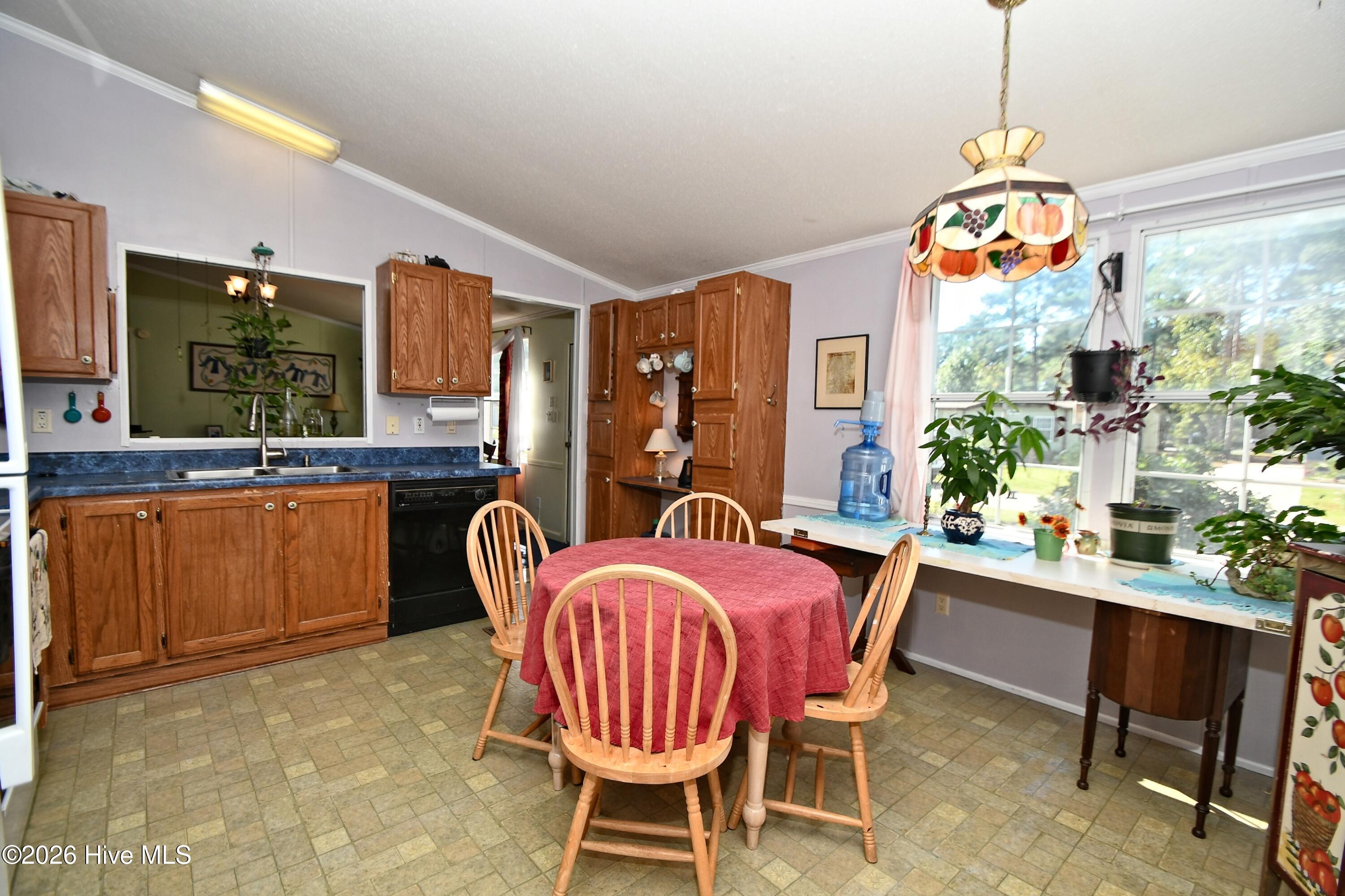 907 Palmer Drive Property Photo 4