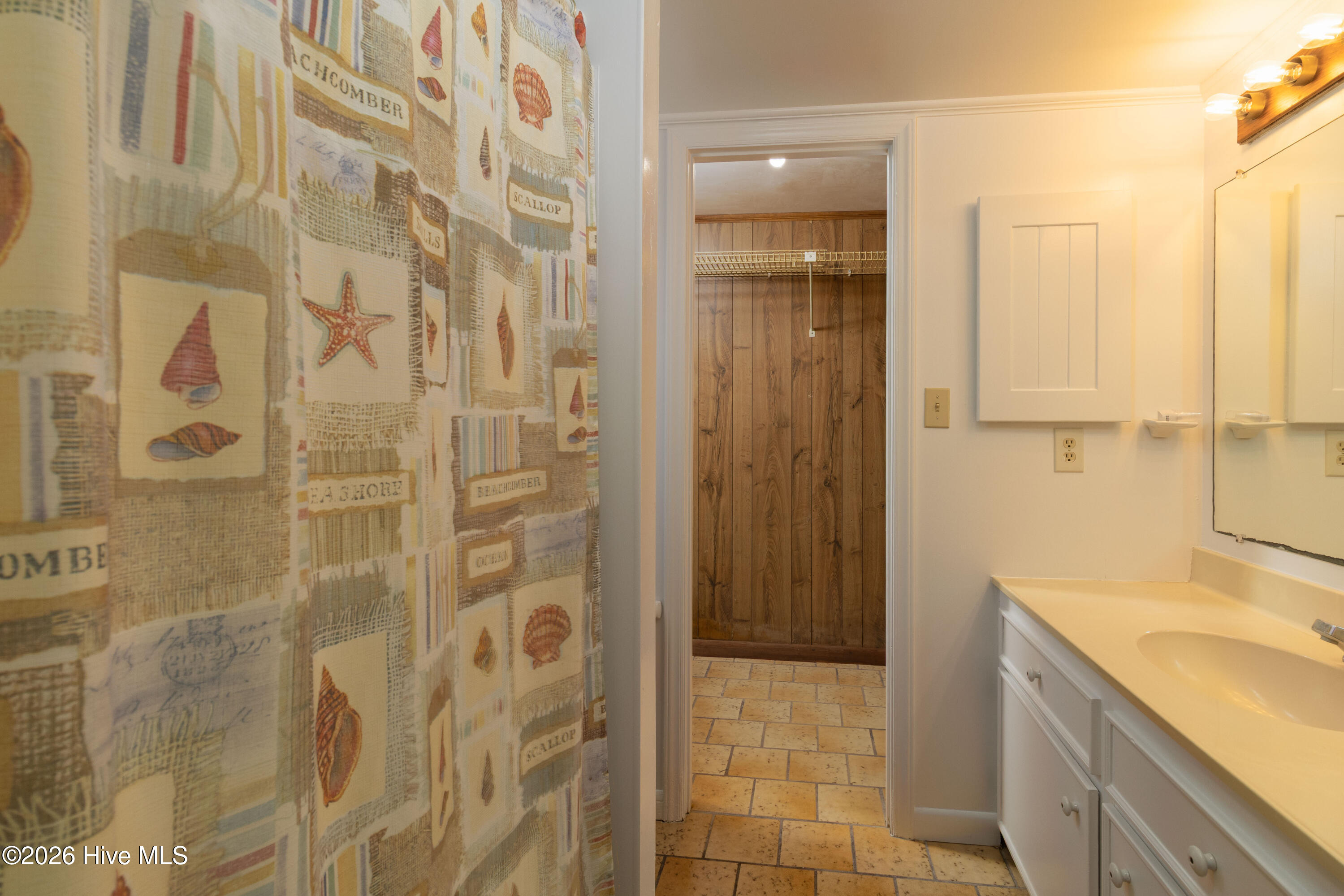 528 Surfside Drive Property Photo 20