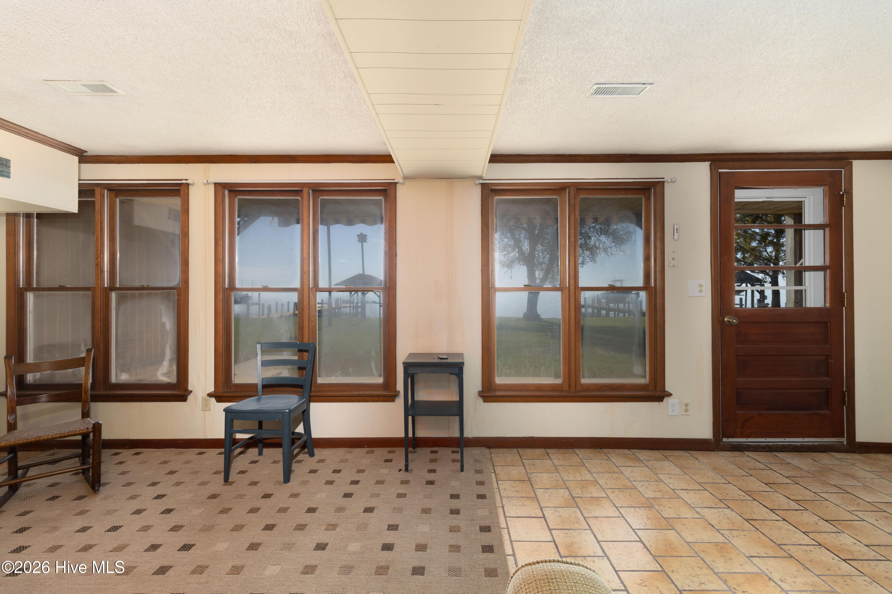528 Surfside Drive Property Photo 22