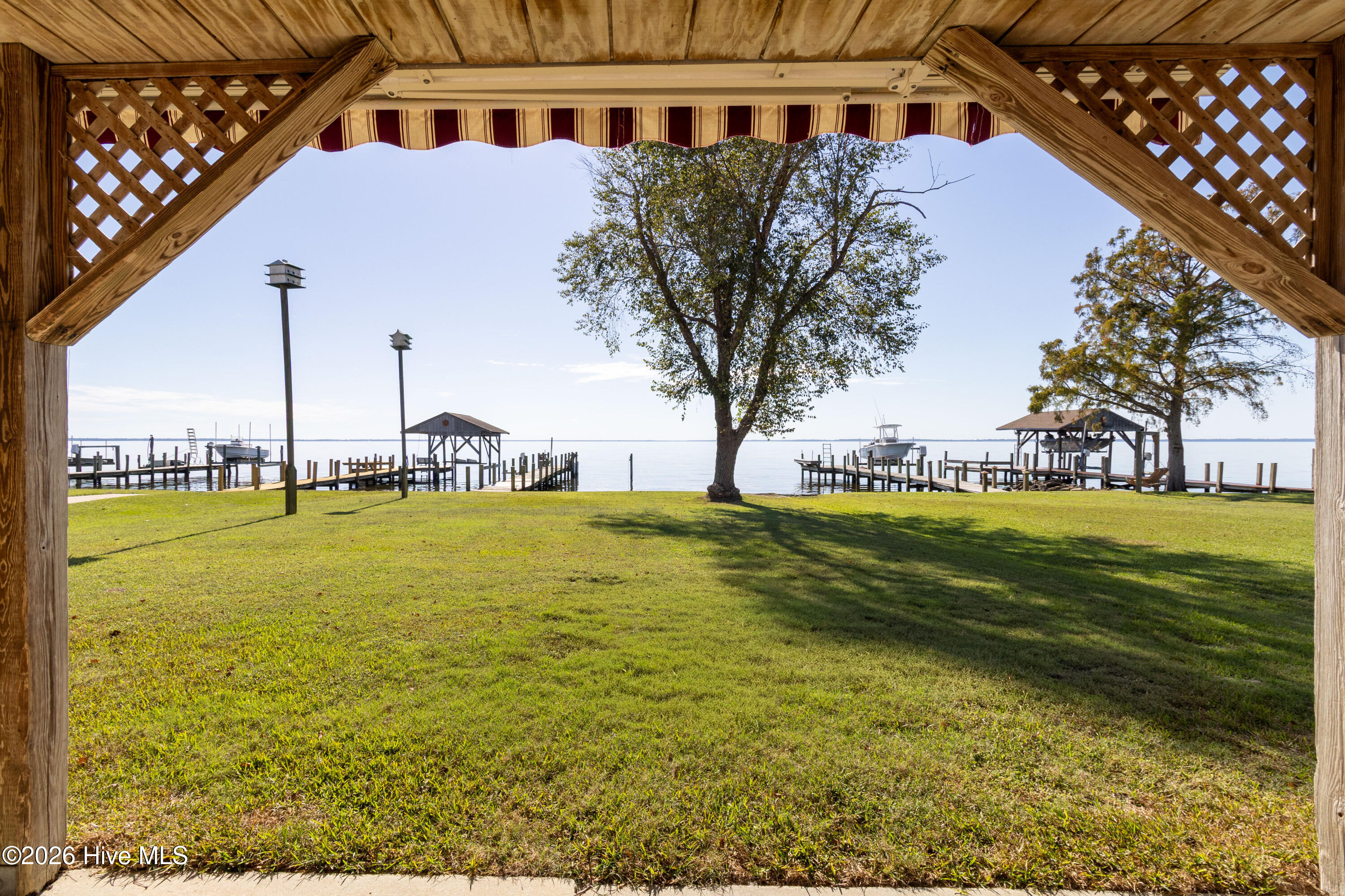 528 Surfside Drive Property Photo 23
