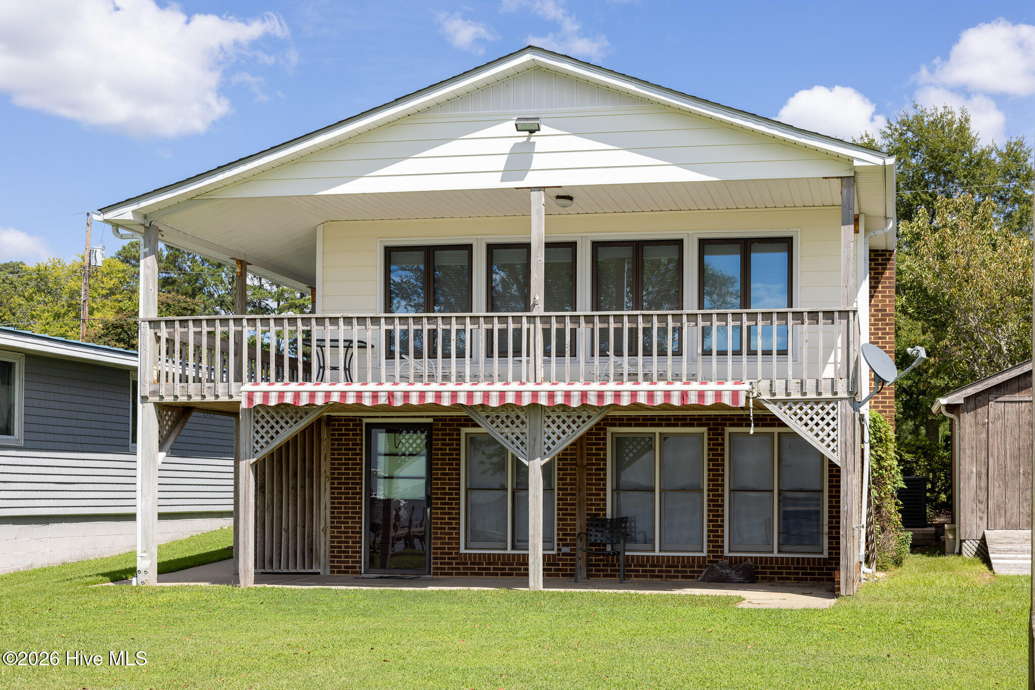 528 Surfside Drive Property Photo 24