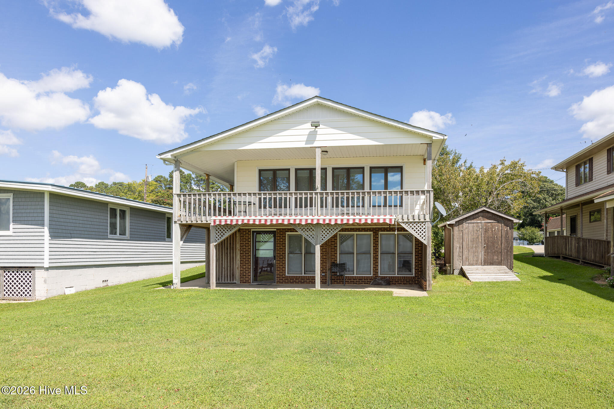 528 Surfside Drive Property Photo 25