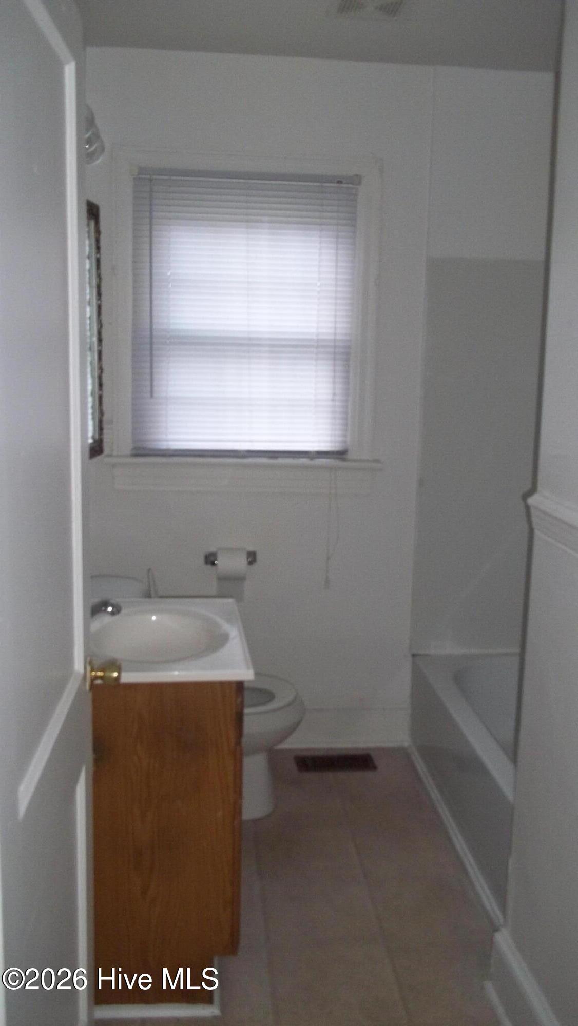 206 Hudson Street Property Photo 5
