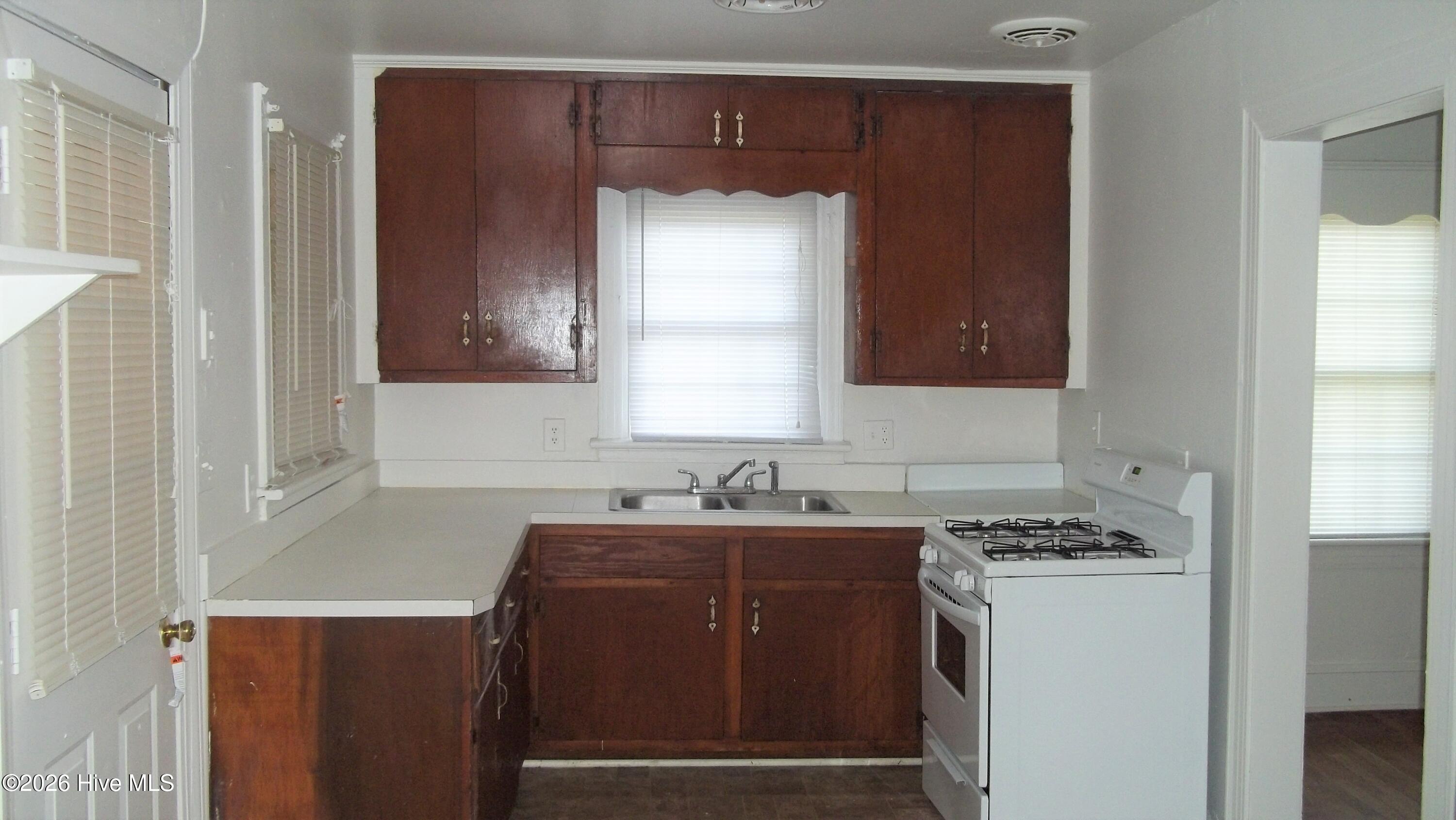 206 Hudson Street Property Photo 10
